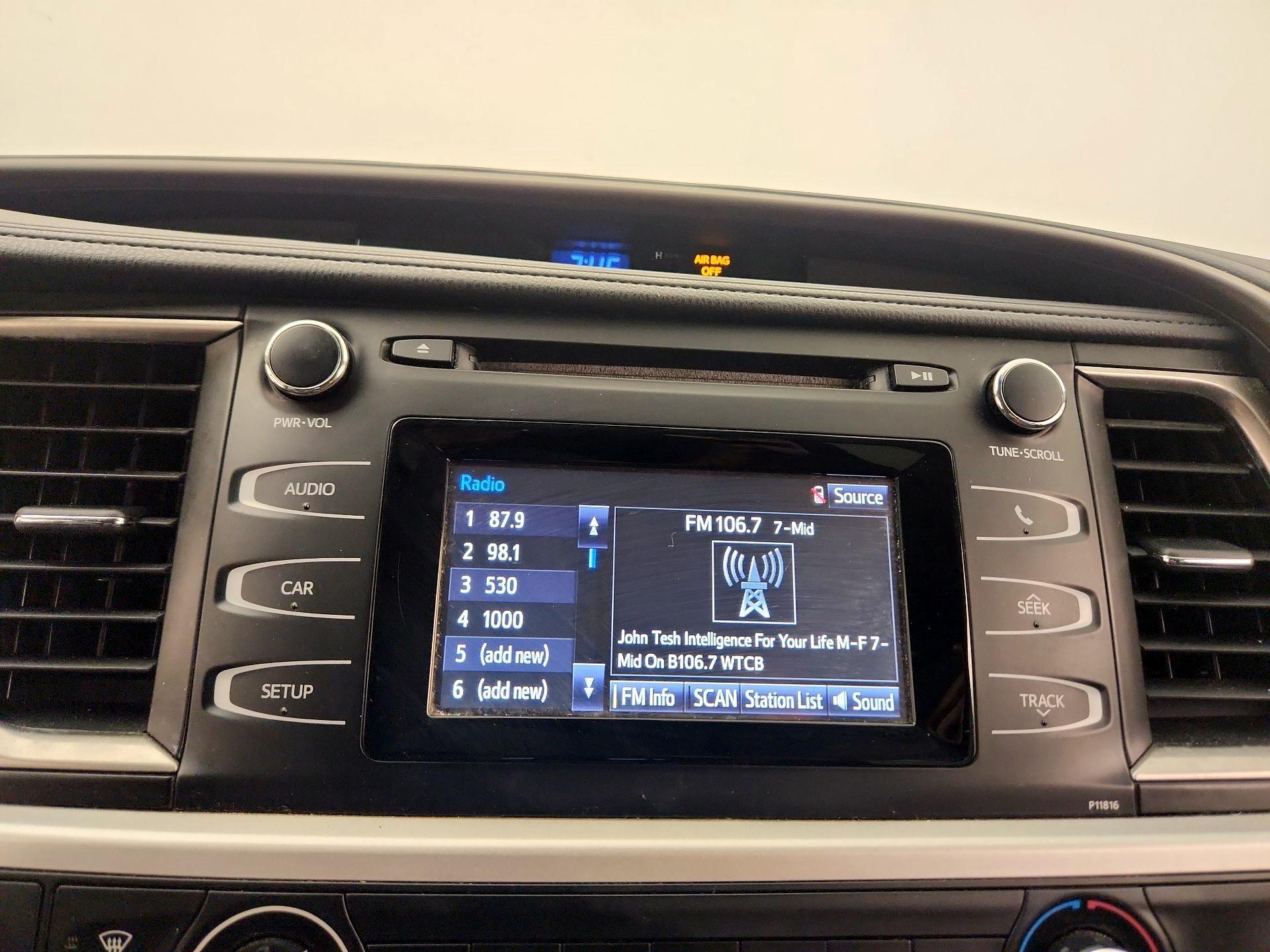 Thumbnail: 2019 Toyota Highlander - 15