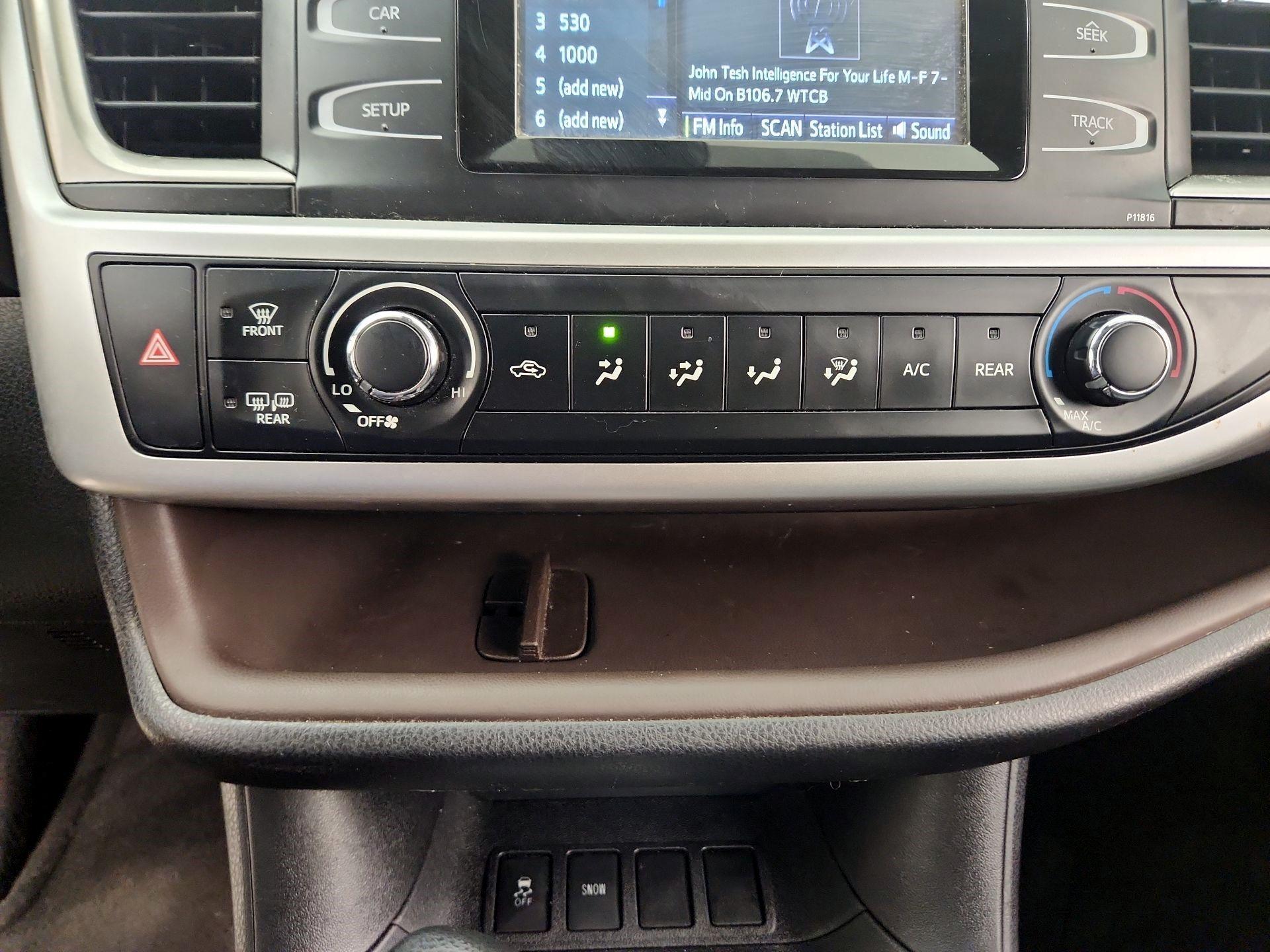 Thumbnail: 2019 Toyota Highlander - 16