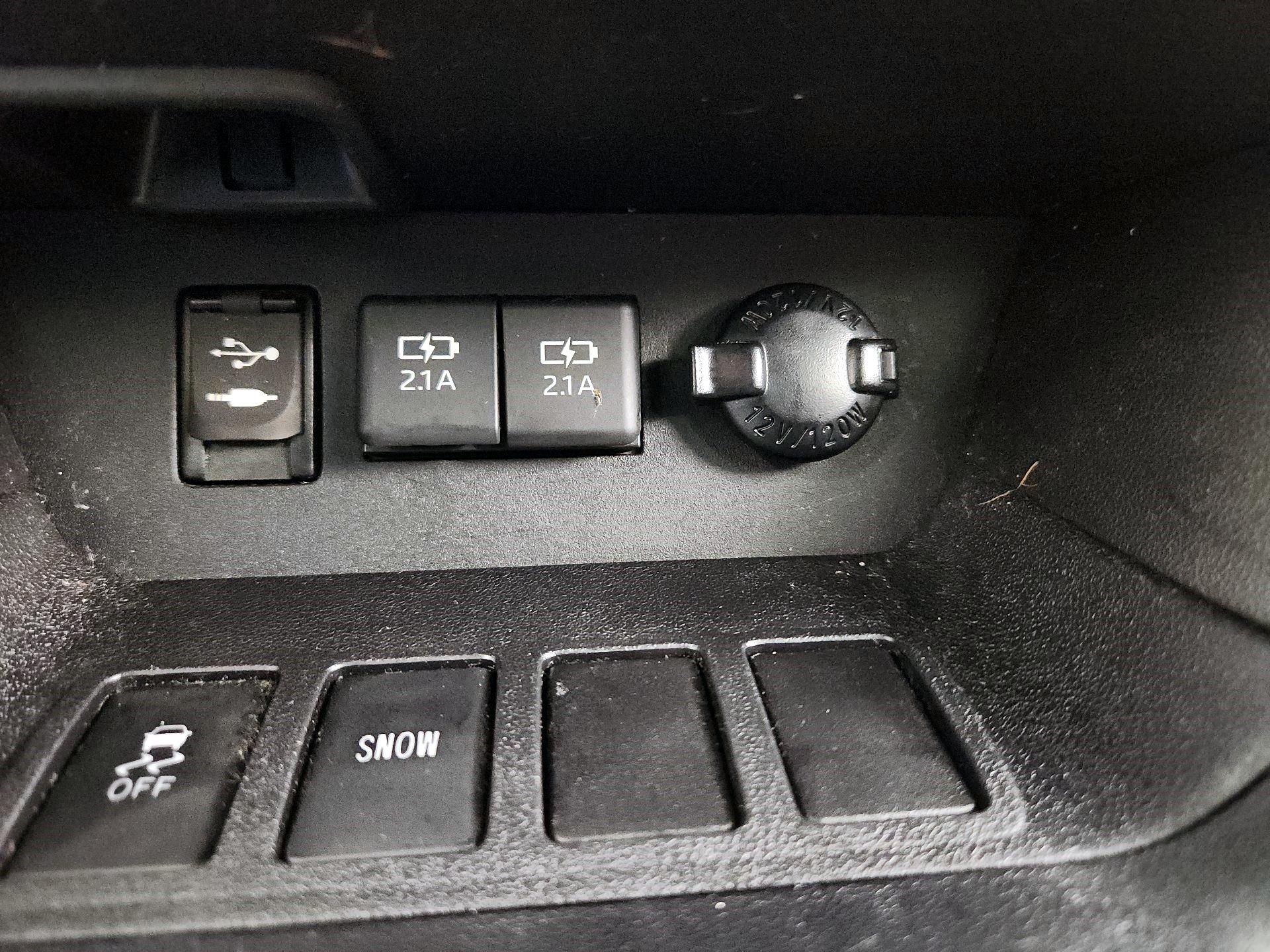 Thumbnail: 2019 Toyota Highlander - 18