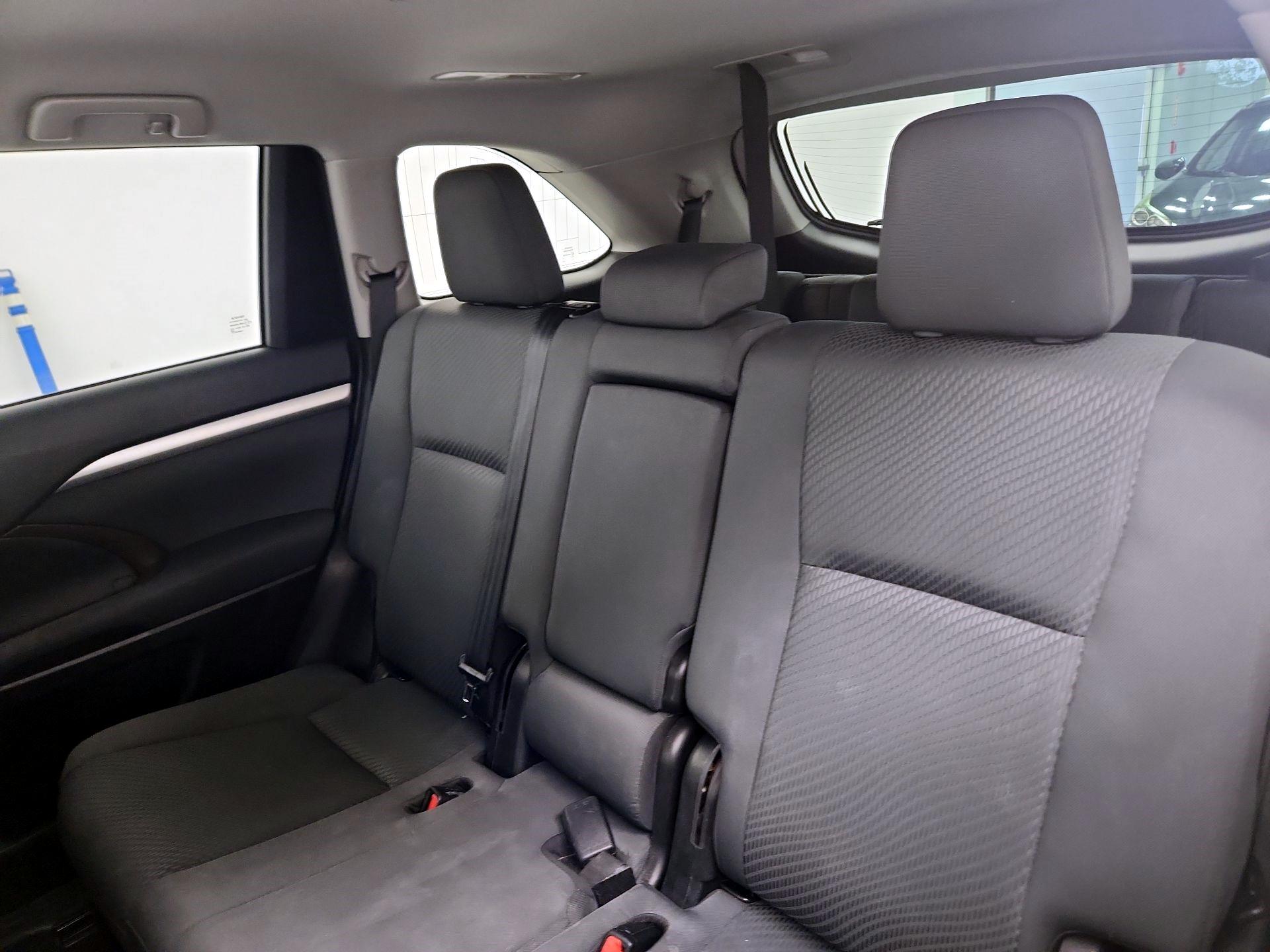 Thumbnail: 2019 Toyota Highlander - 19