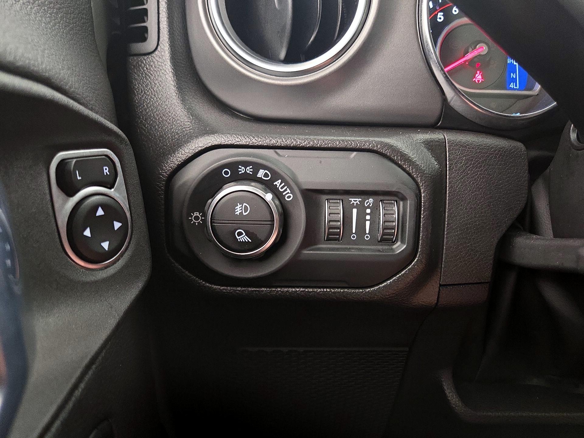 Thumbnail: 2022 Jeep Gladiator - 13