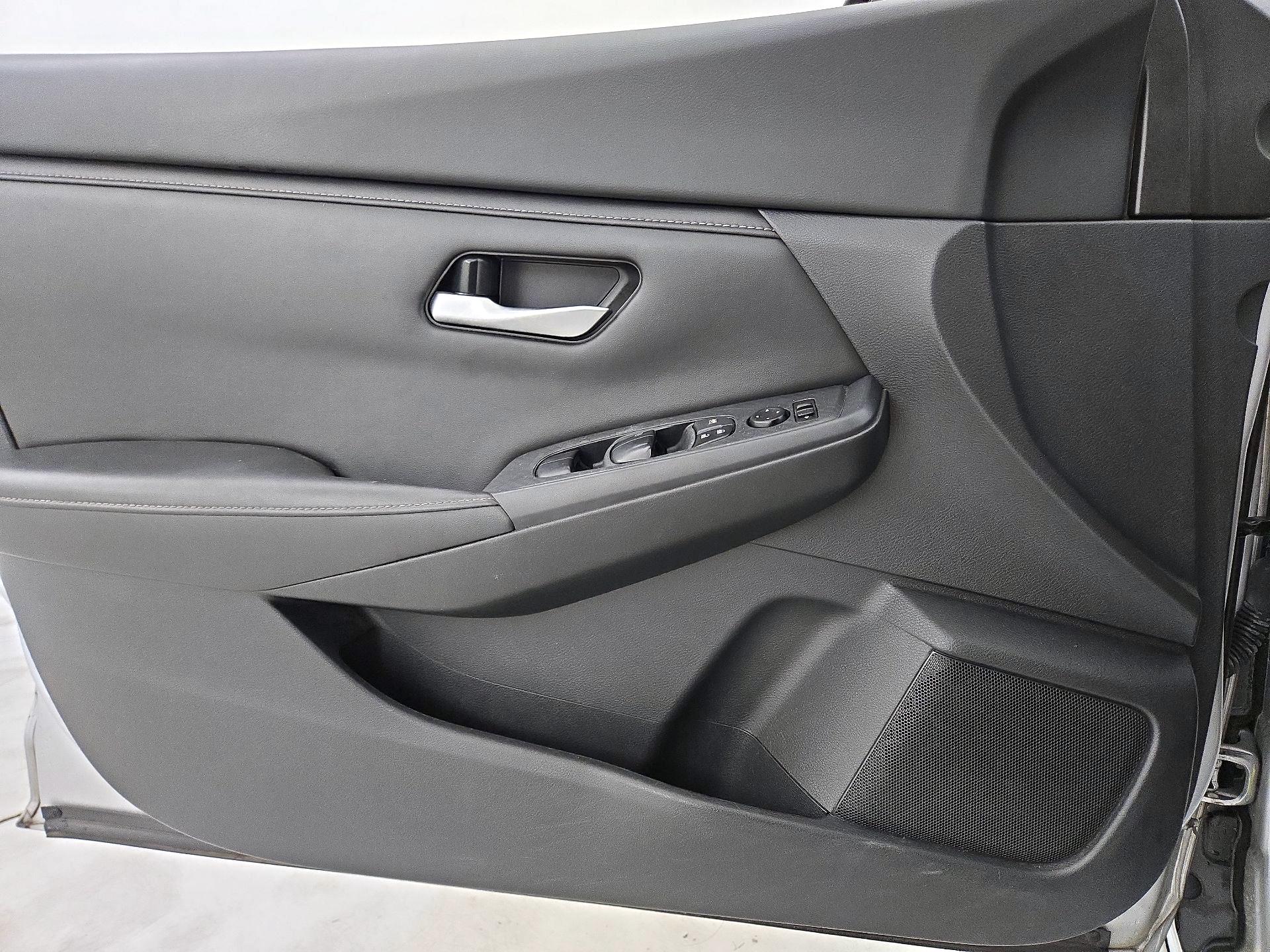 Thumbnail: 2021 Nissan Sentra - 12