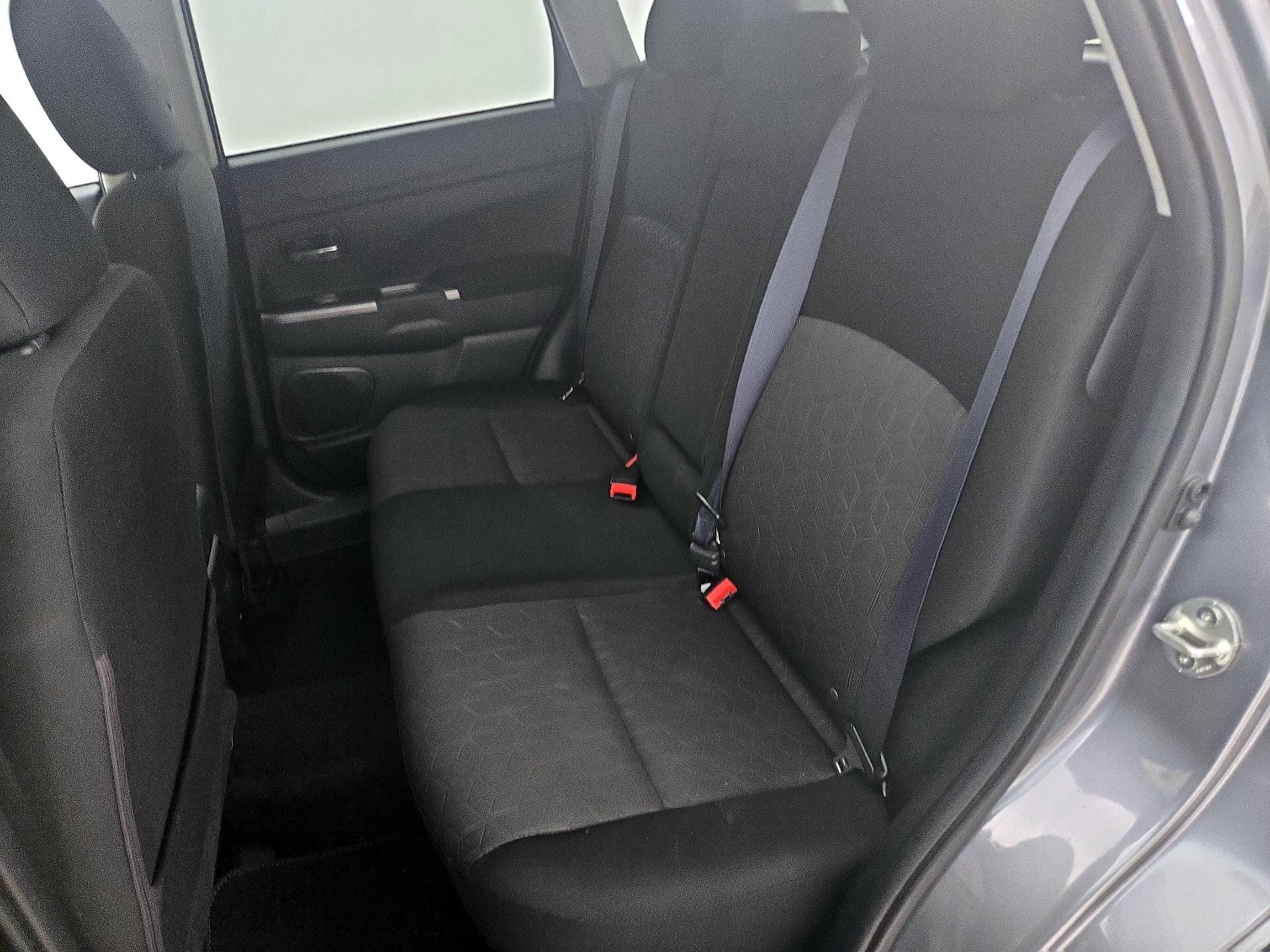 Thumbnail: 2021 Mitsubishi Outlander Sport - 19