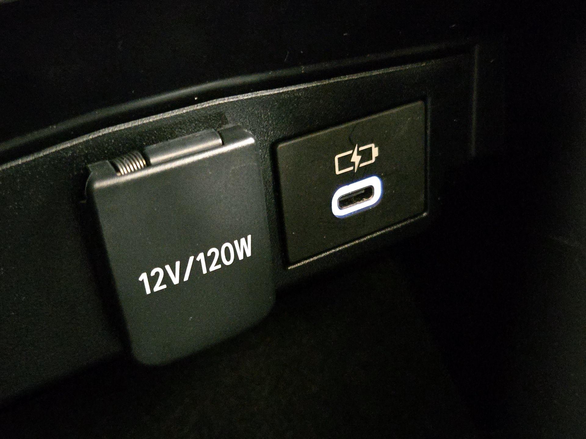 Thumbnail: 2023 Toyota Corolla - 18