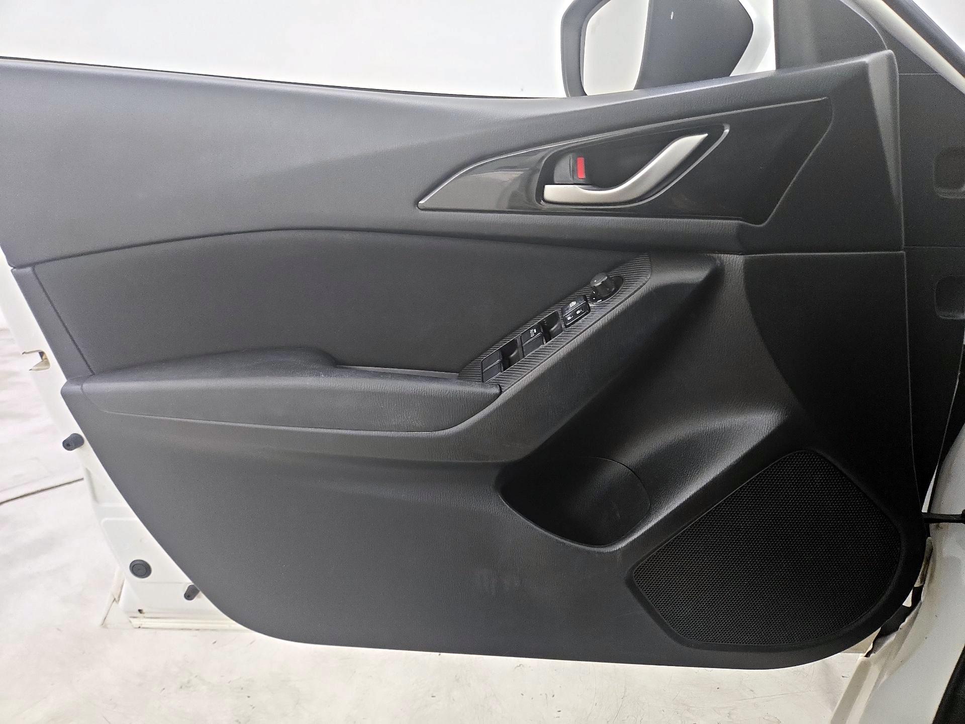 Thumbnail: 2016 Mazda Mazda3 - 12