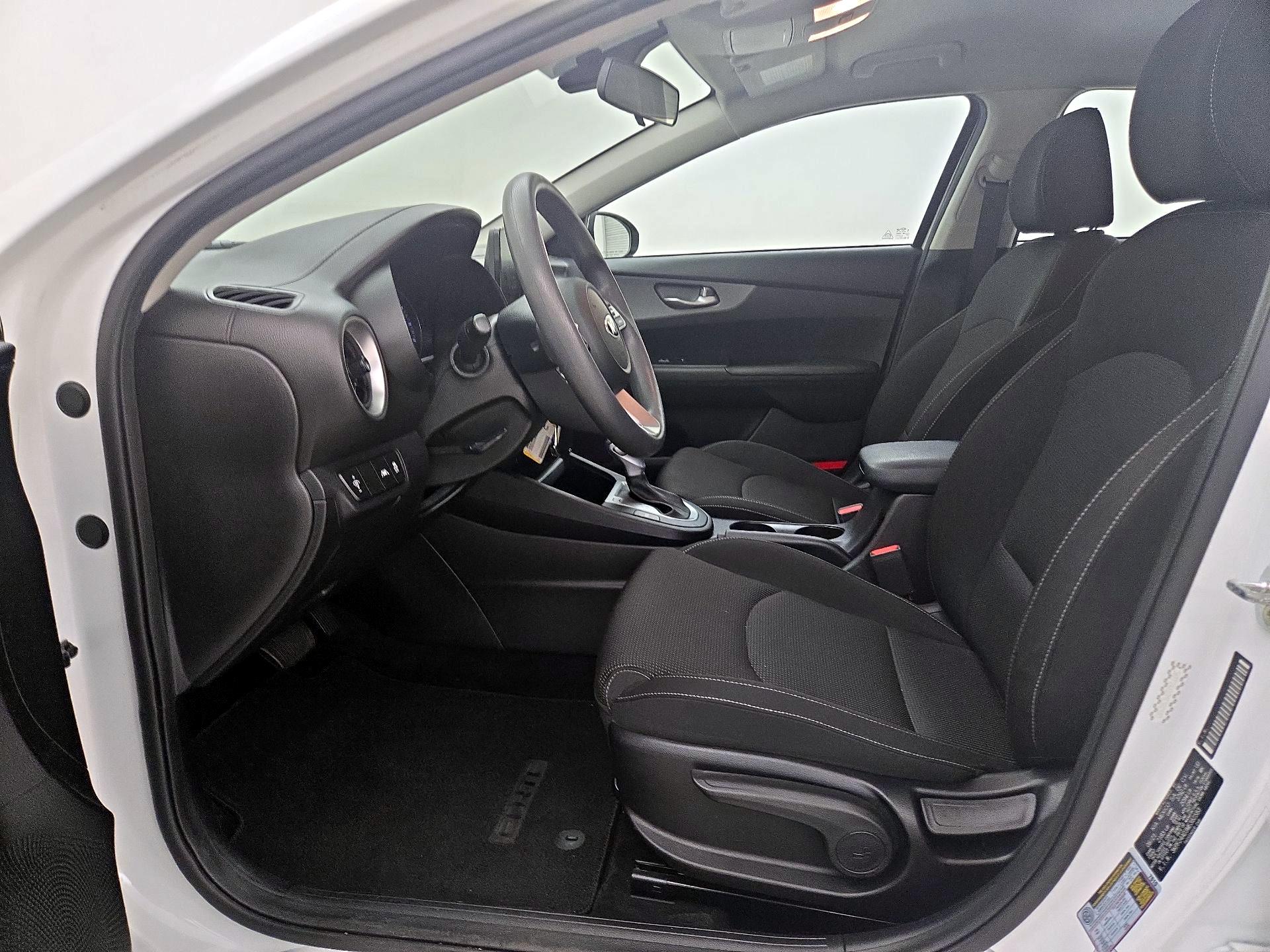 Thumbnail: 2021 Kia Forte - 11