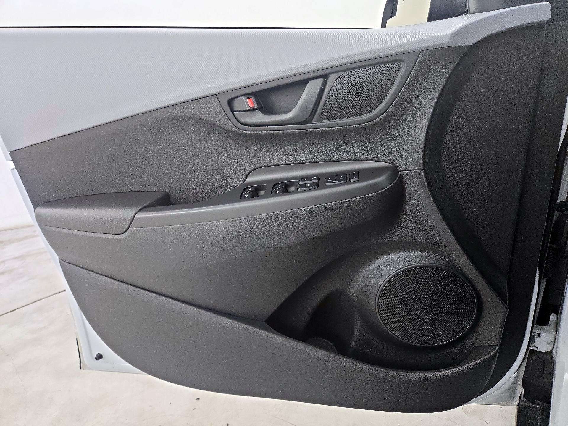 Thumbnail: 2019 Hyundai Kona - 12