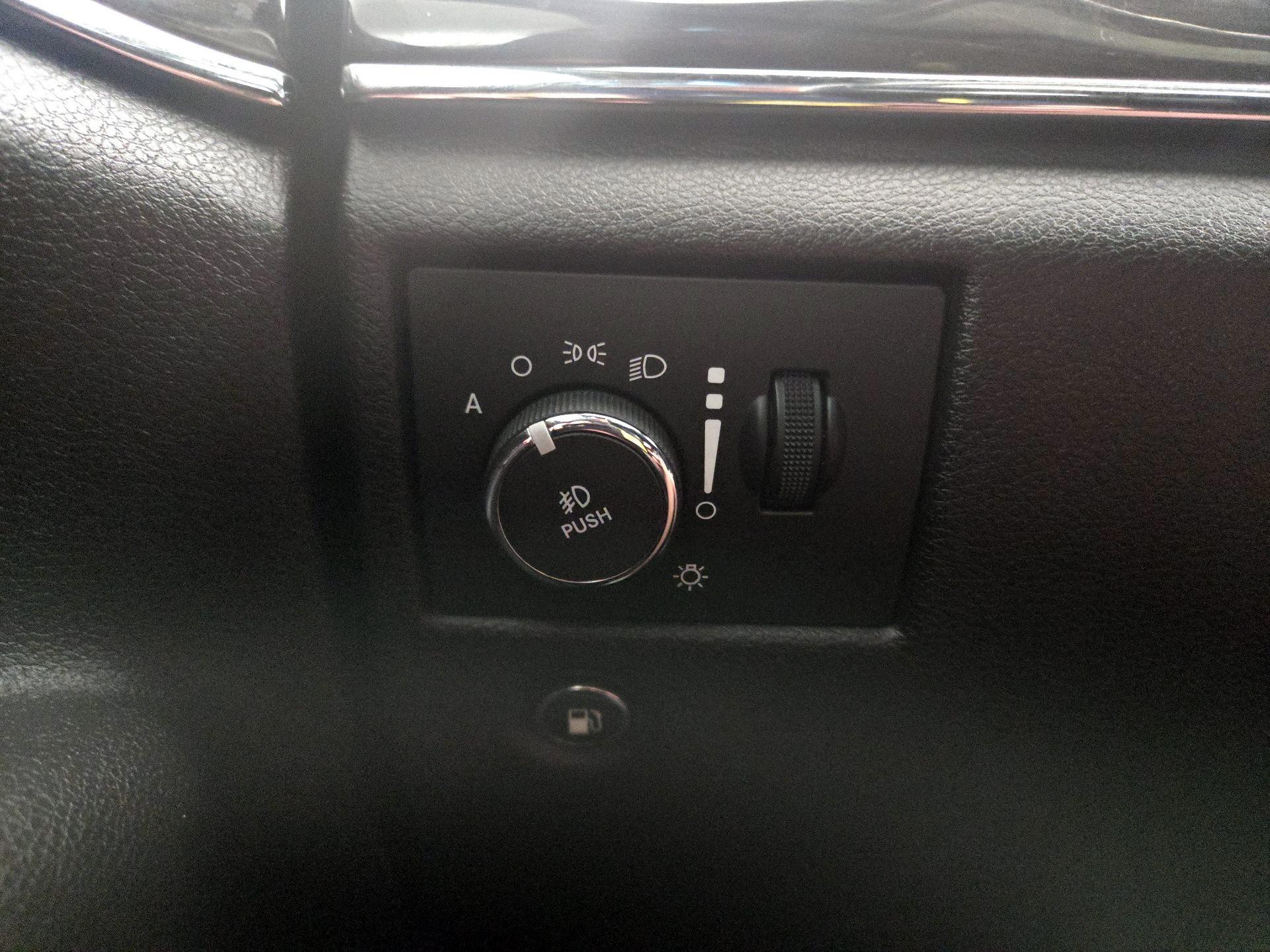 Thumbnail: 2016 Jeep Grand Cherokee - 13