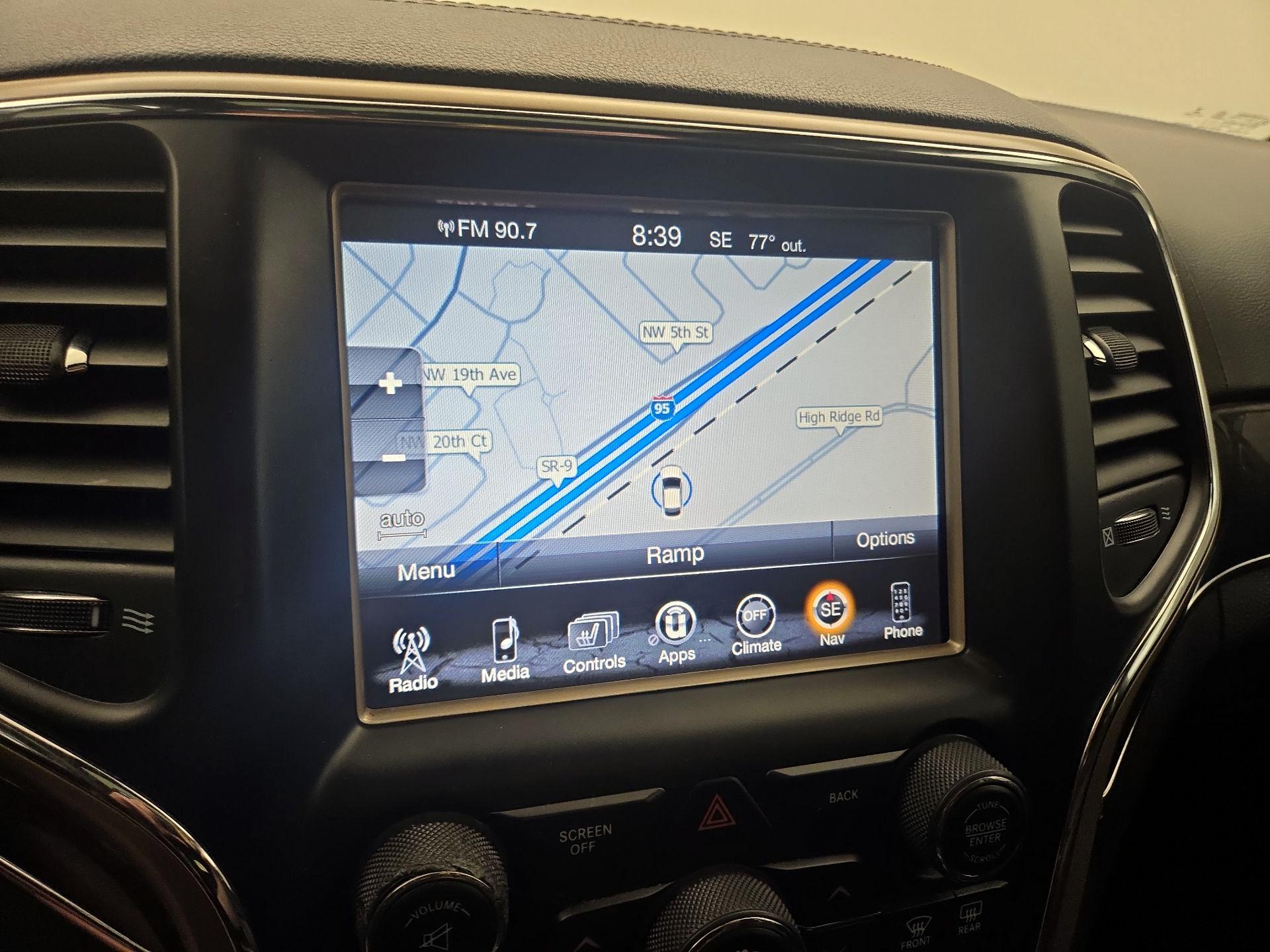 Thumbnail: 2016 Jeep Grand Cherokee - 14