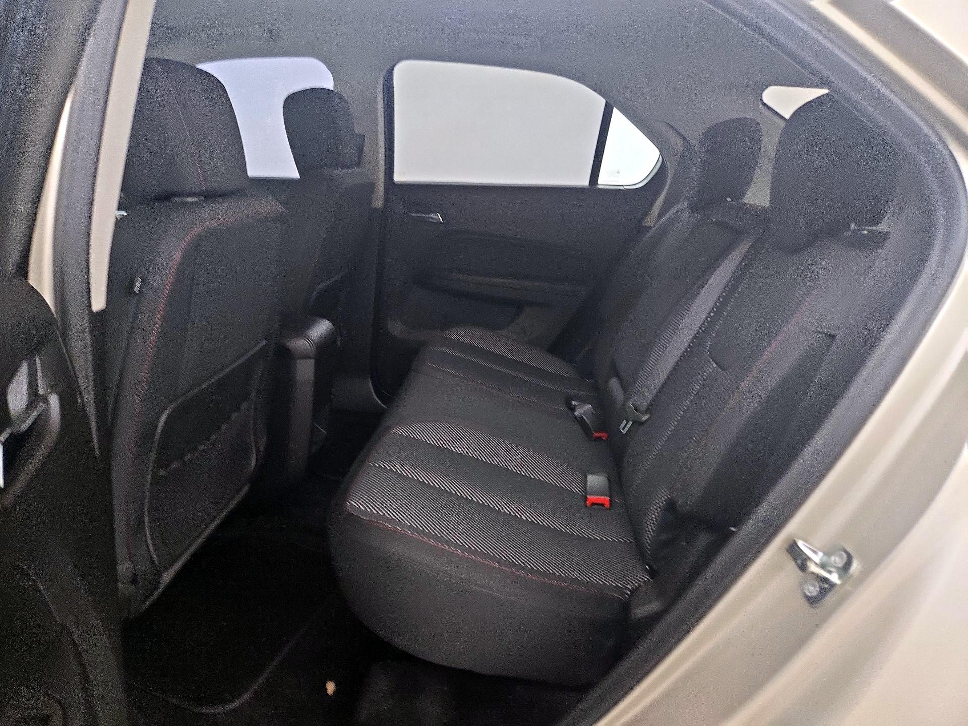 Thumbnail: 2016 Chevrolet Equinox - 18
