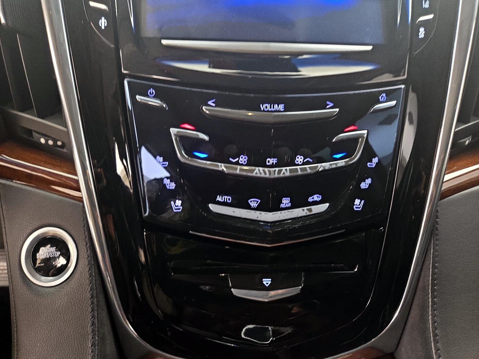 Thumbnail: 2015 Cadillac Escalade - 17