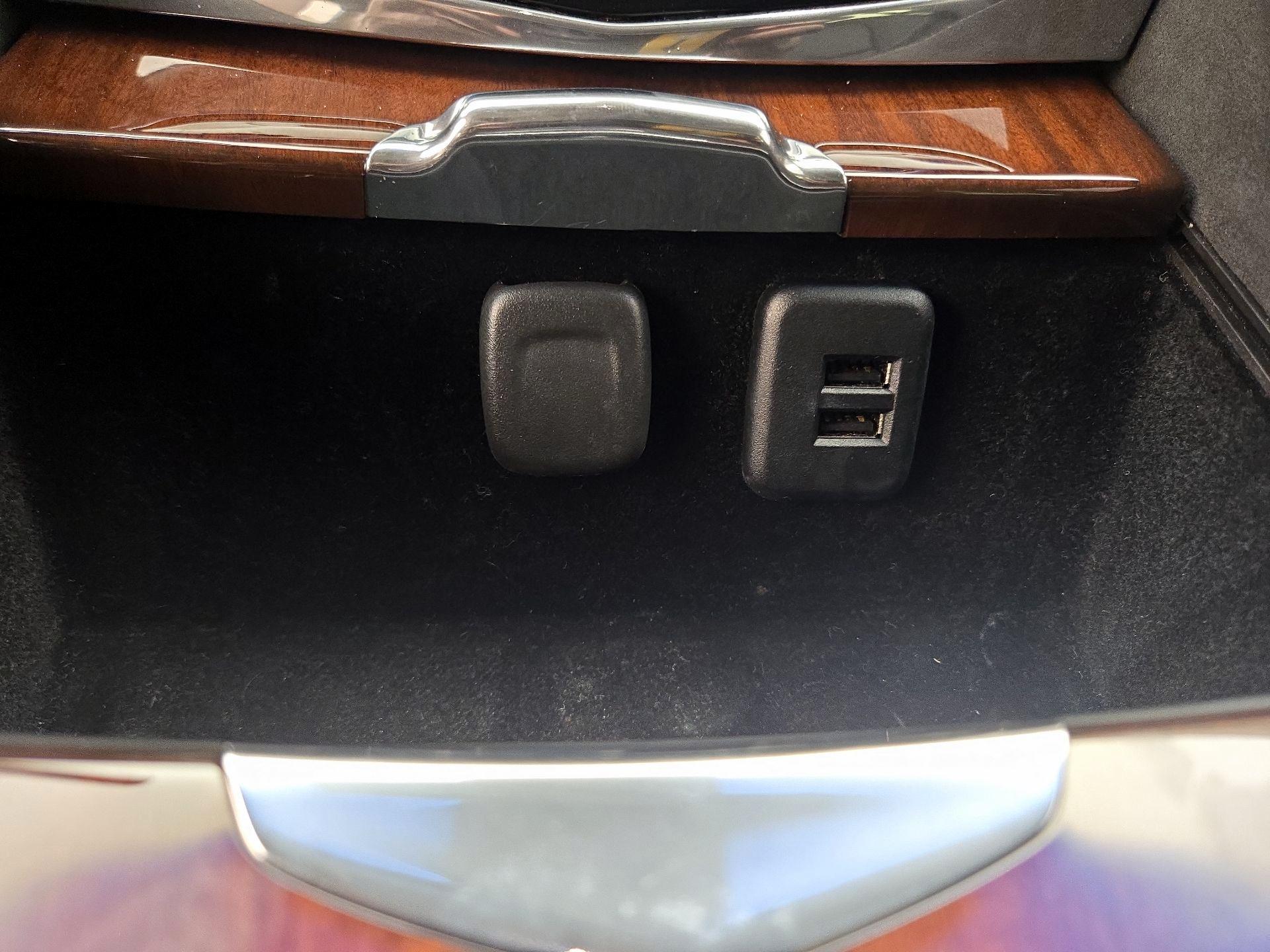 Thumbnail: 2015 Cadillac Escalade - 19