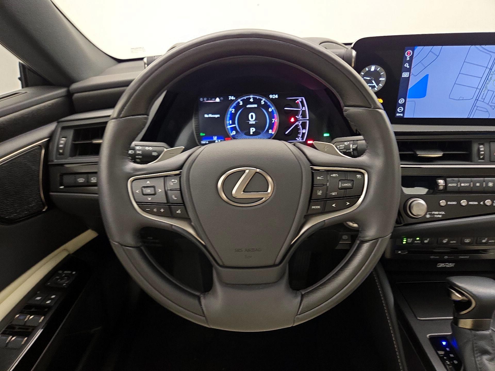 Thumbnail: 2022 Lexus ES - 10