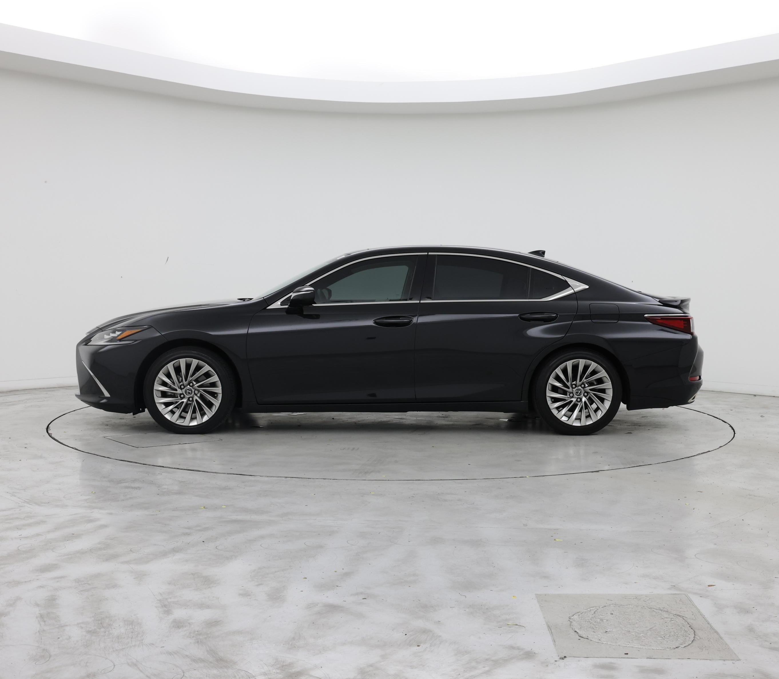 Thumbnail: 2022 Lexus ES - 3