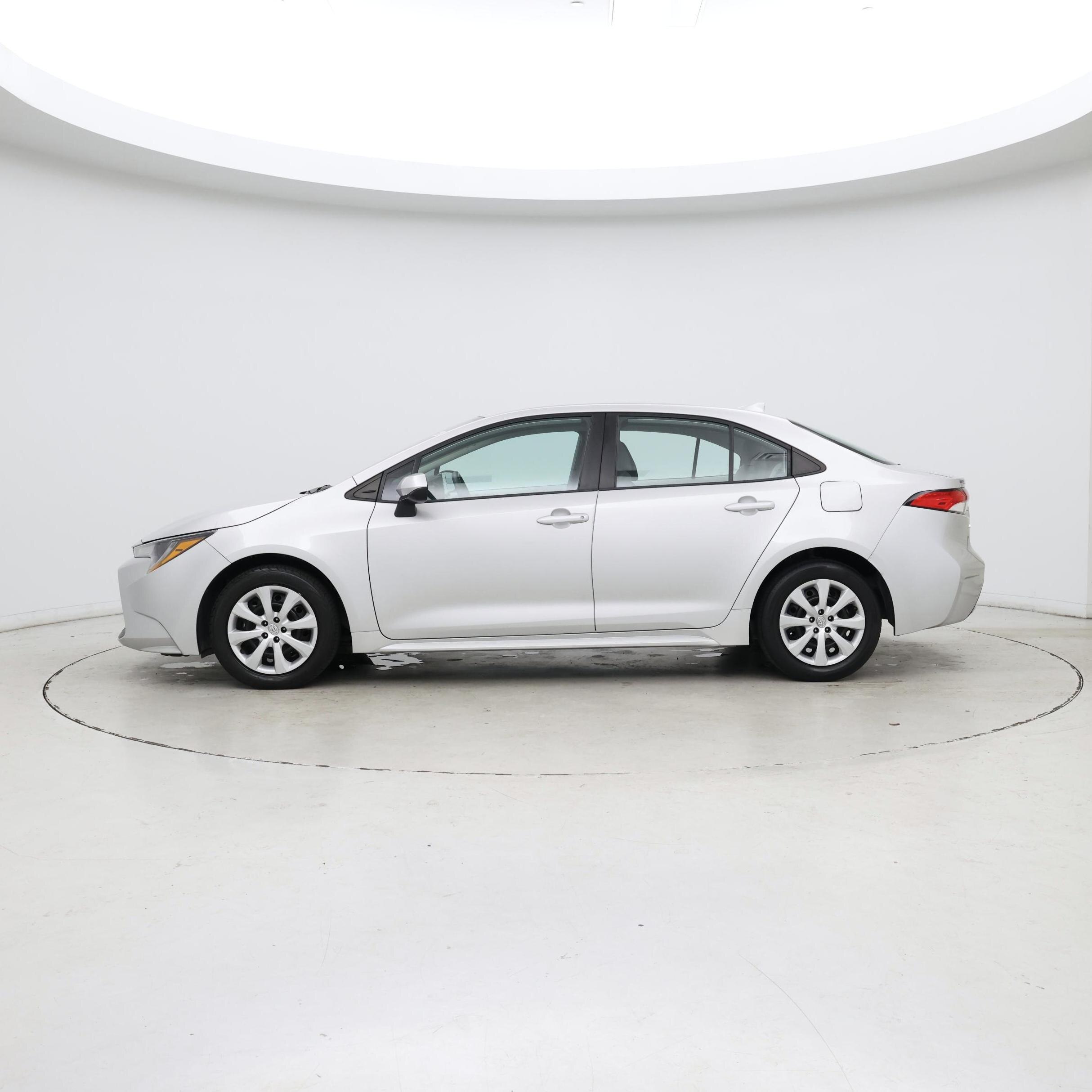 Thumbnail: 2022 Toyota Corolla - 3