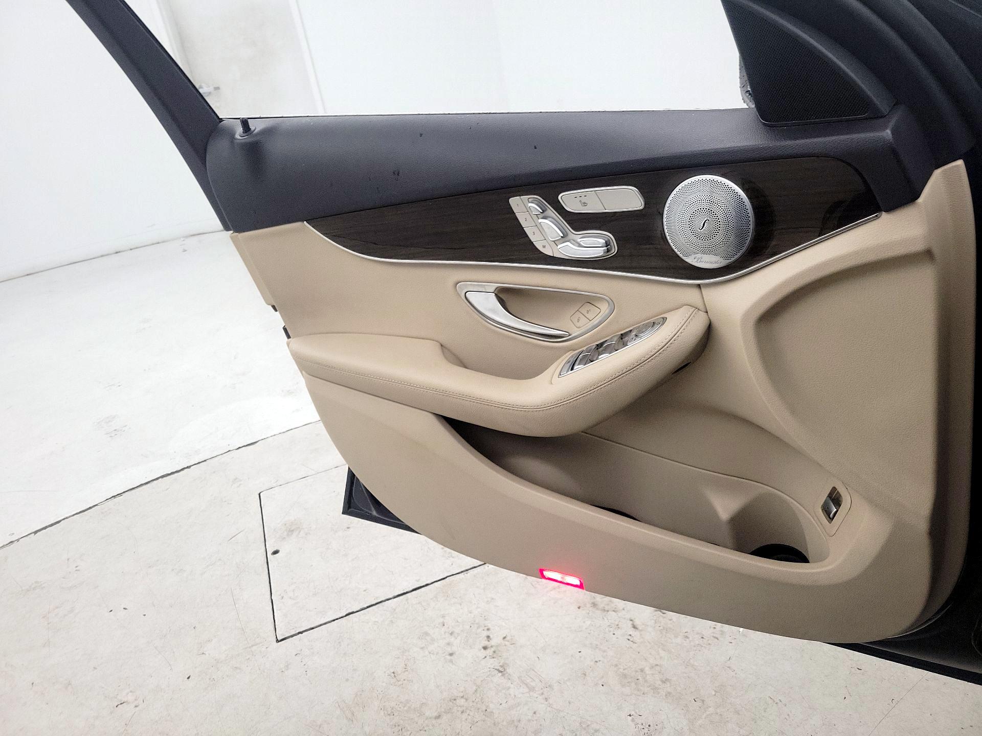 Thumbnail: 2021 Mercedes-Benz C-Class - 12