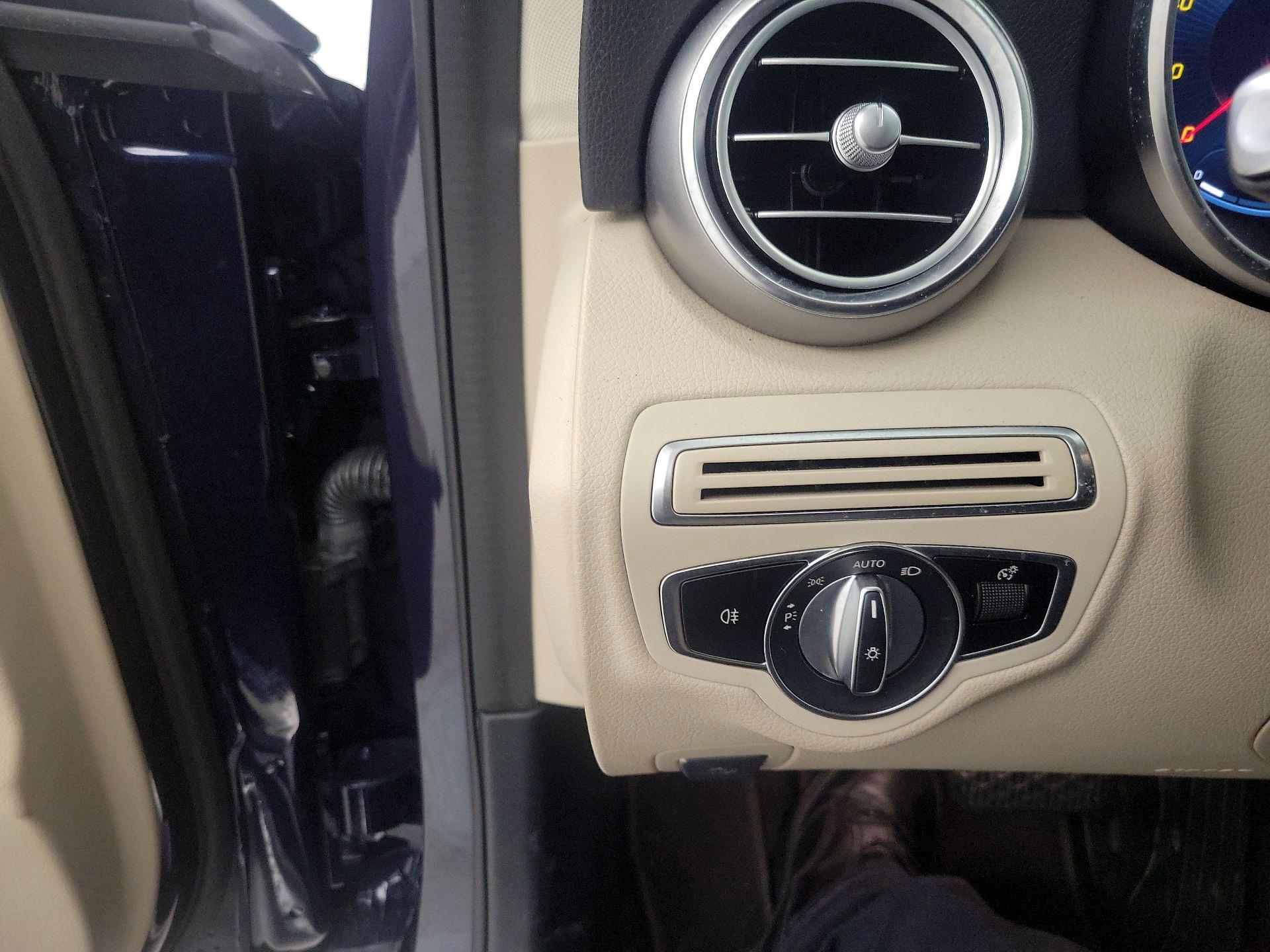 Thumbnail: 2021 Mercedes-Benz C-Class - 13