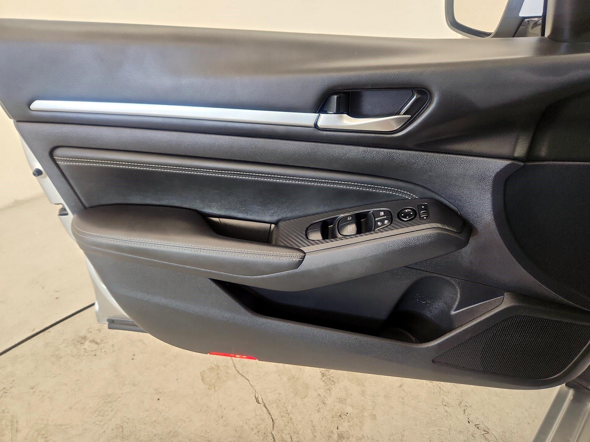 Thumbnail: 2019 Nissan Altima - 12