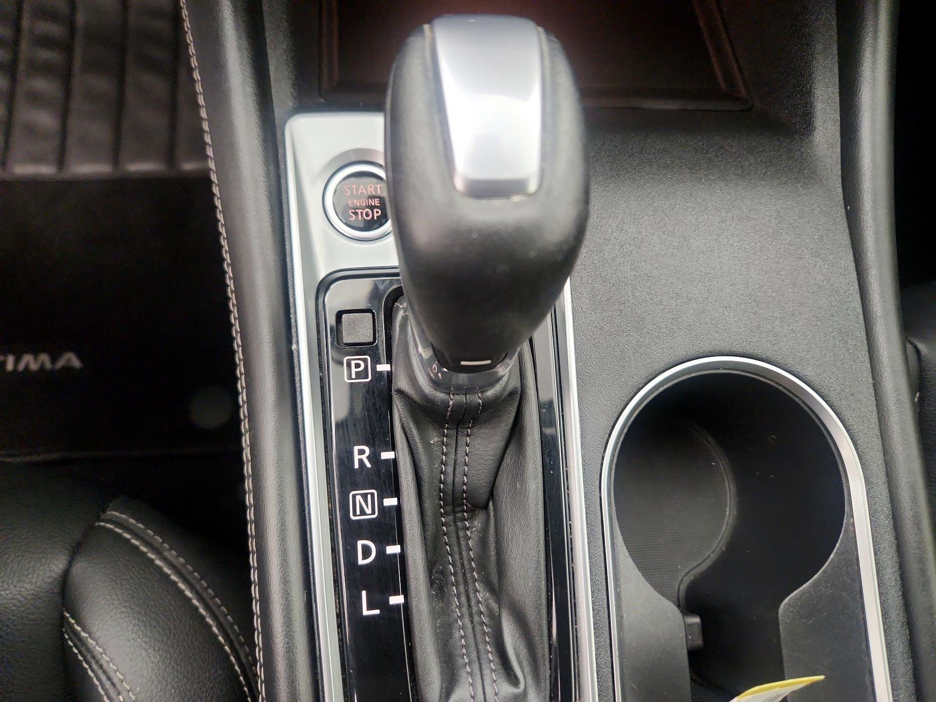 Thumbnail: 2019 Nissan Altima - 17