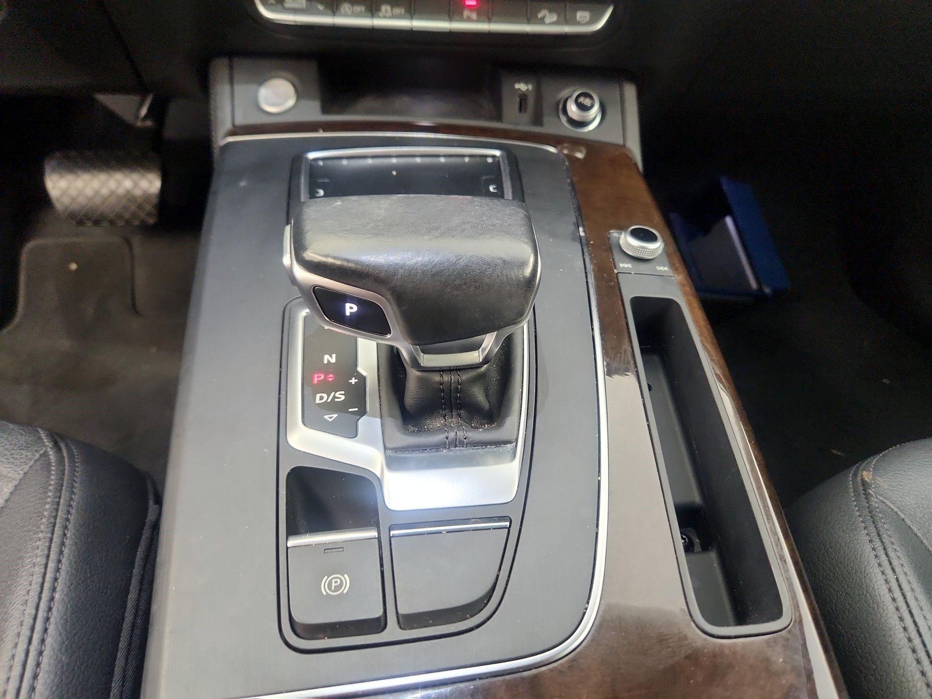 Thumbnail: 2019 Audi Q5 - 16