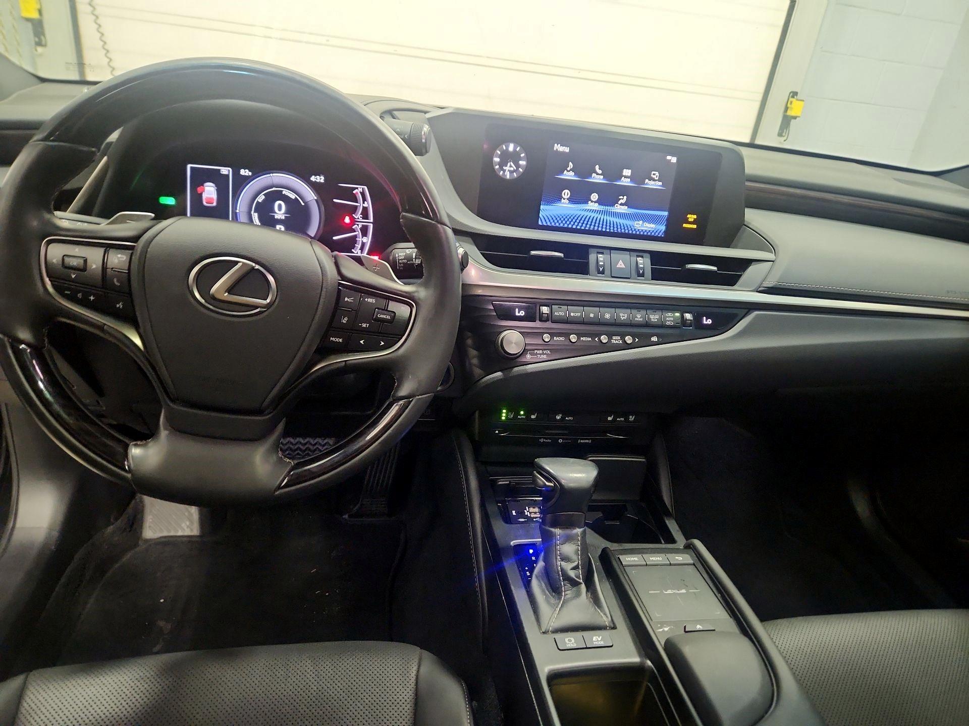 Thumbnail: 2021 Lexus ES - 9