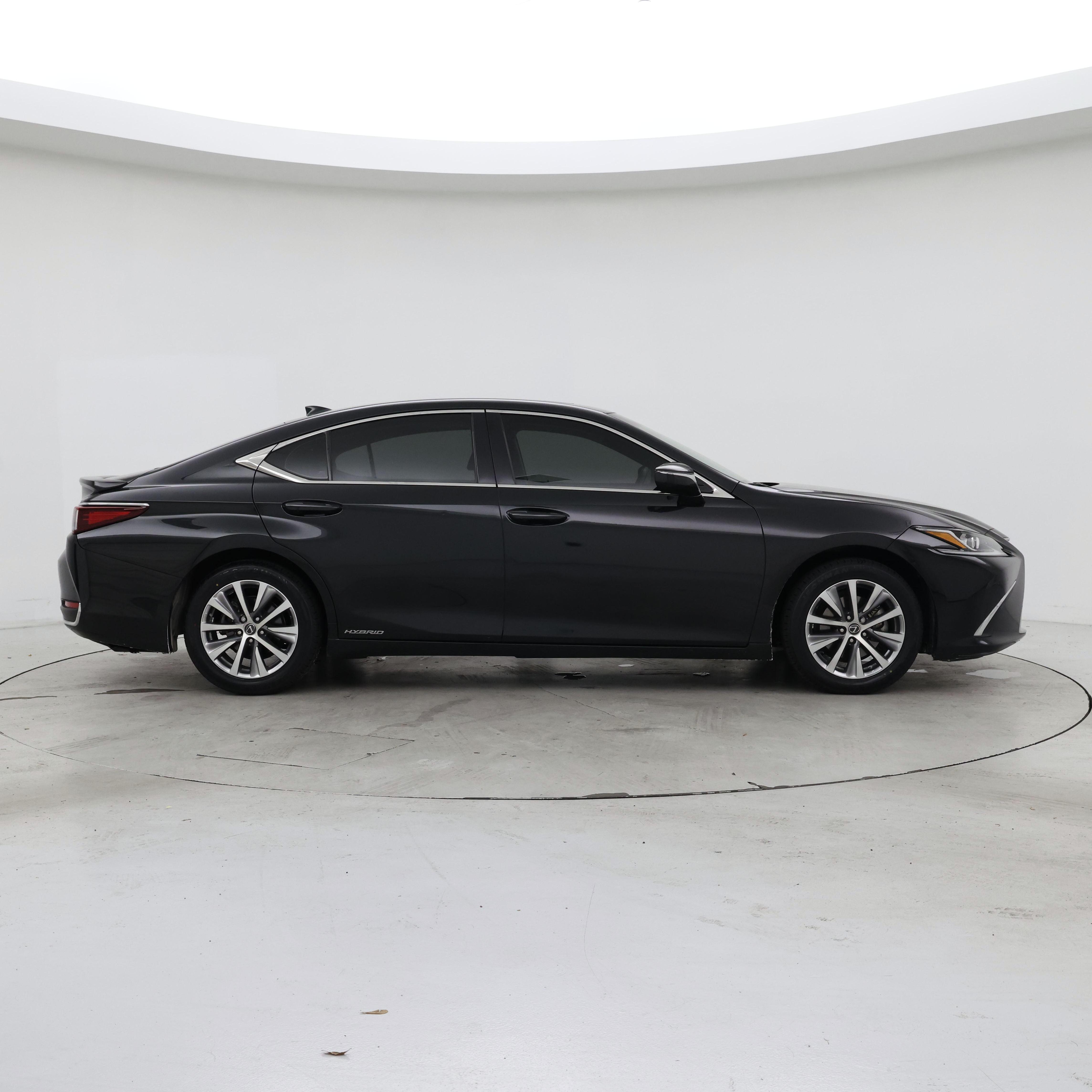 Thumbnail: 2021 Lexus ES - 7