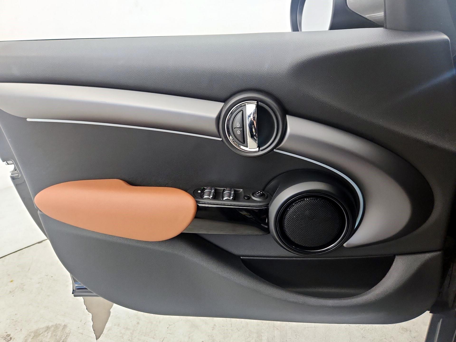 Thumbnail: 2023 MINI Cooper Hardtop - 12