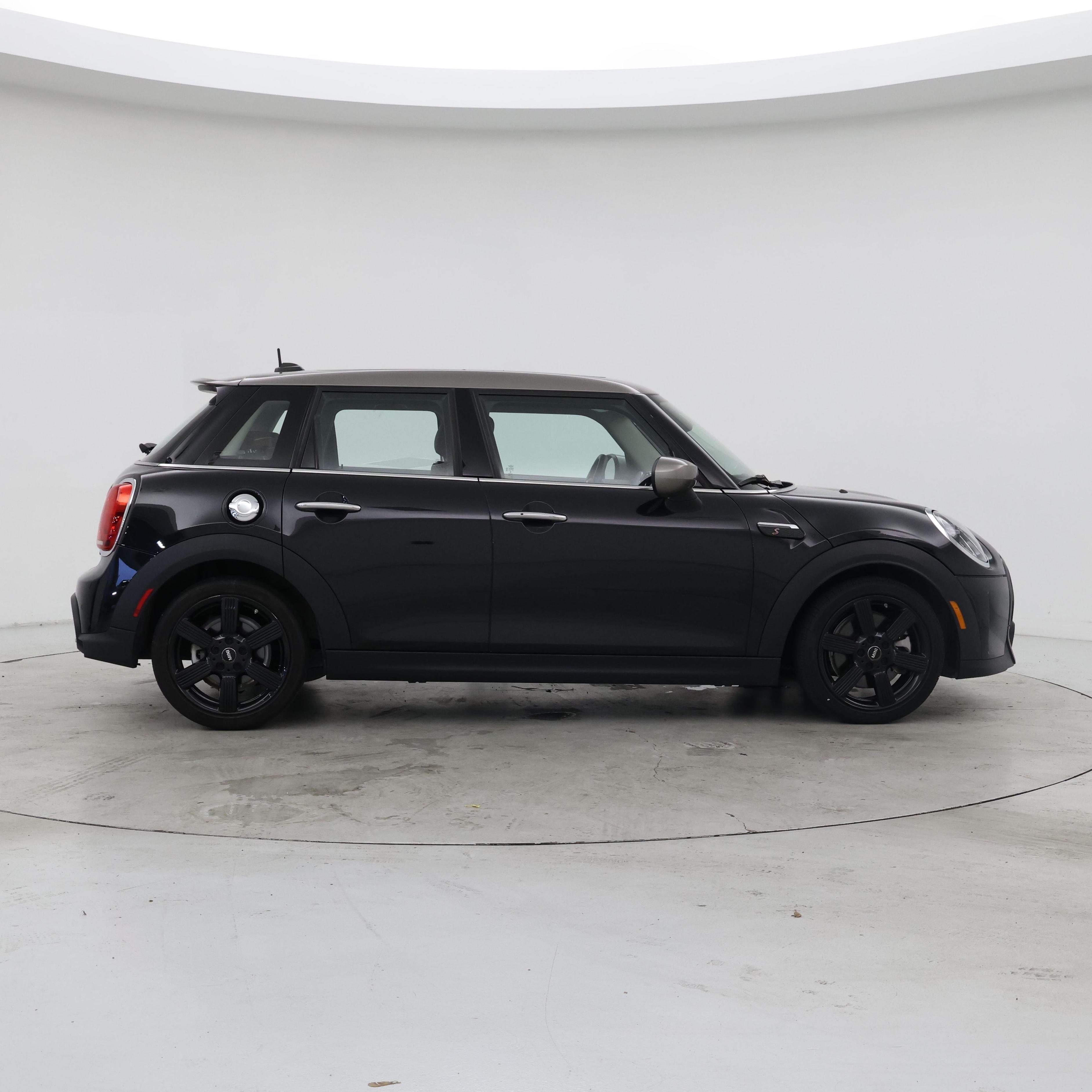 Thumbnail: 2023 MINI Cooper Hardtop - 7