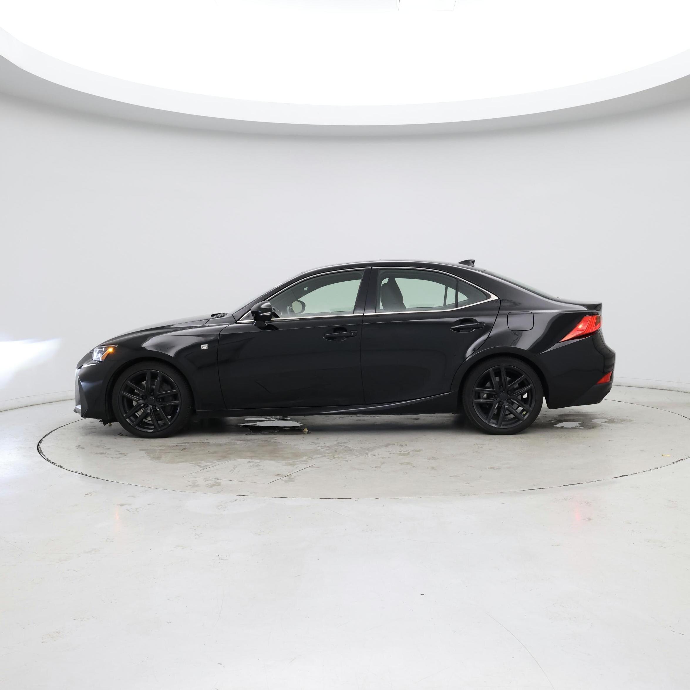 Thumbnail: 2020 Lexus IS - 3