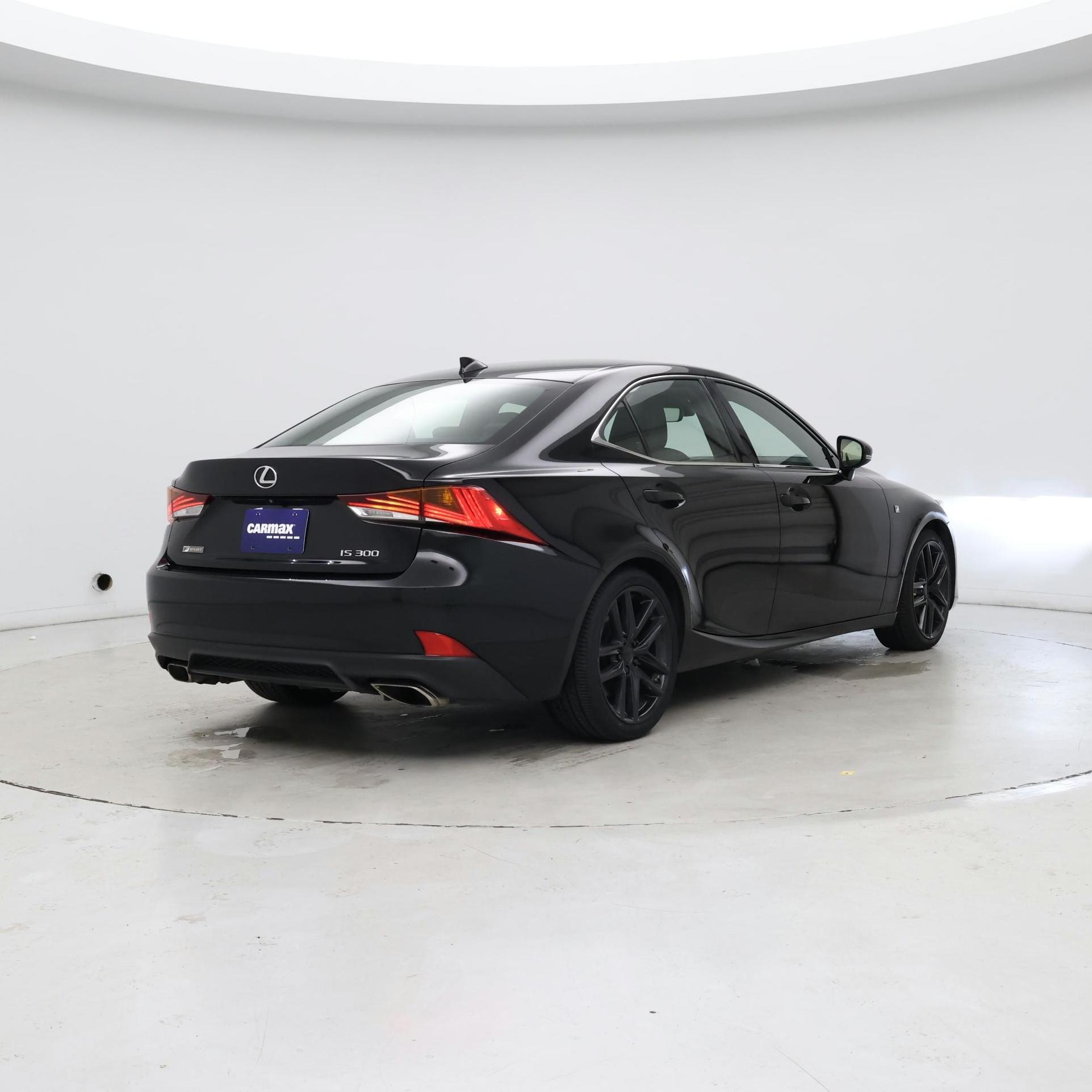 Thumbnail: 2020 Lexus IS - 8