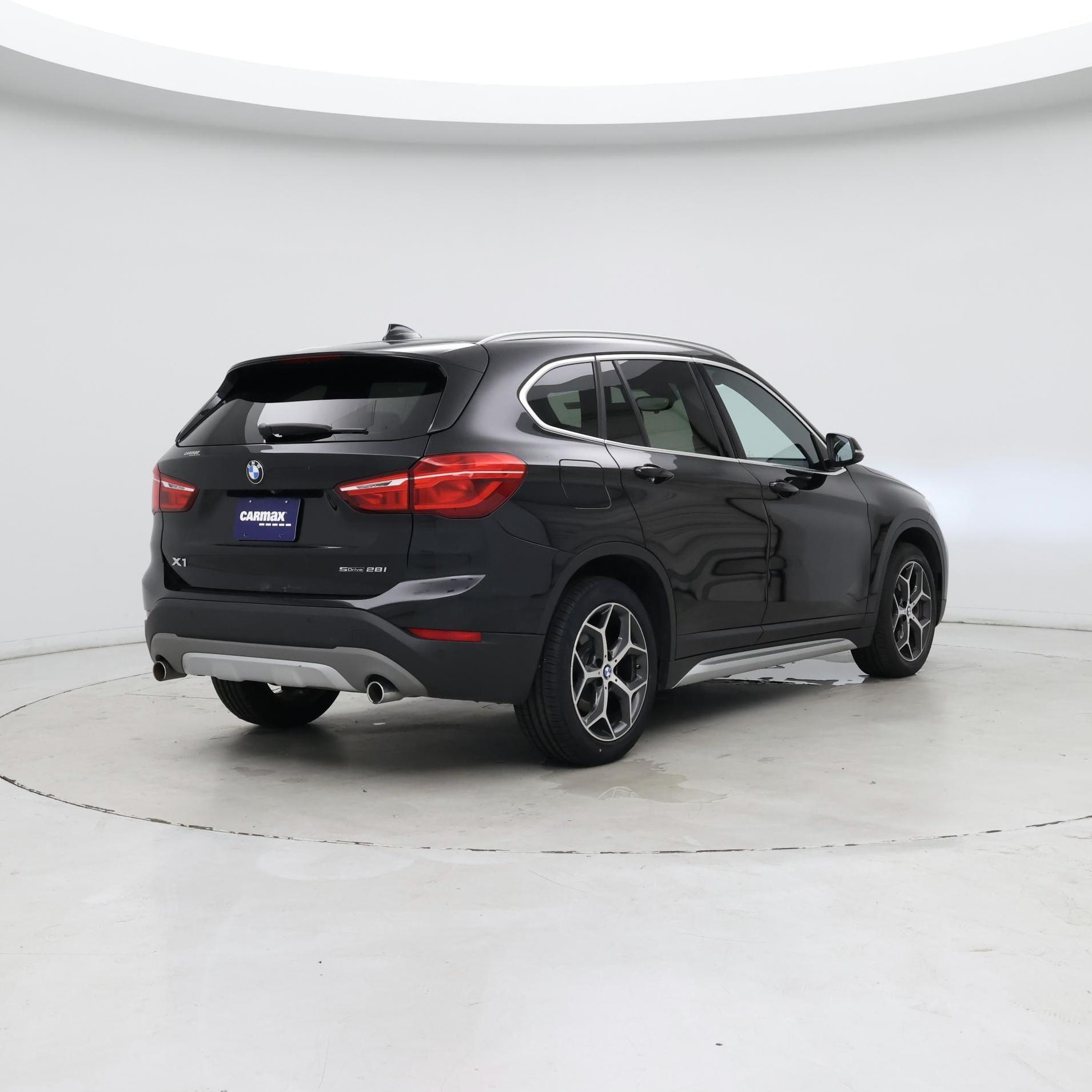 Thumbnail: 2019 BMW X1 - 8