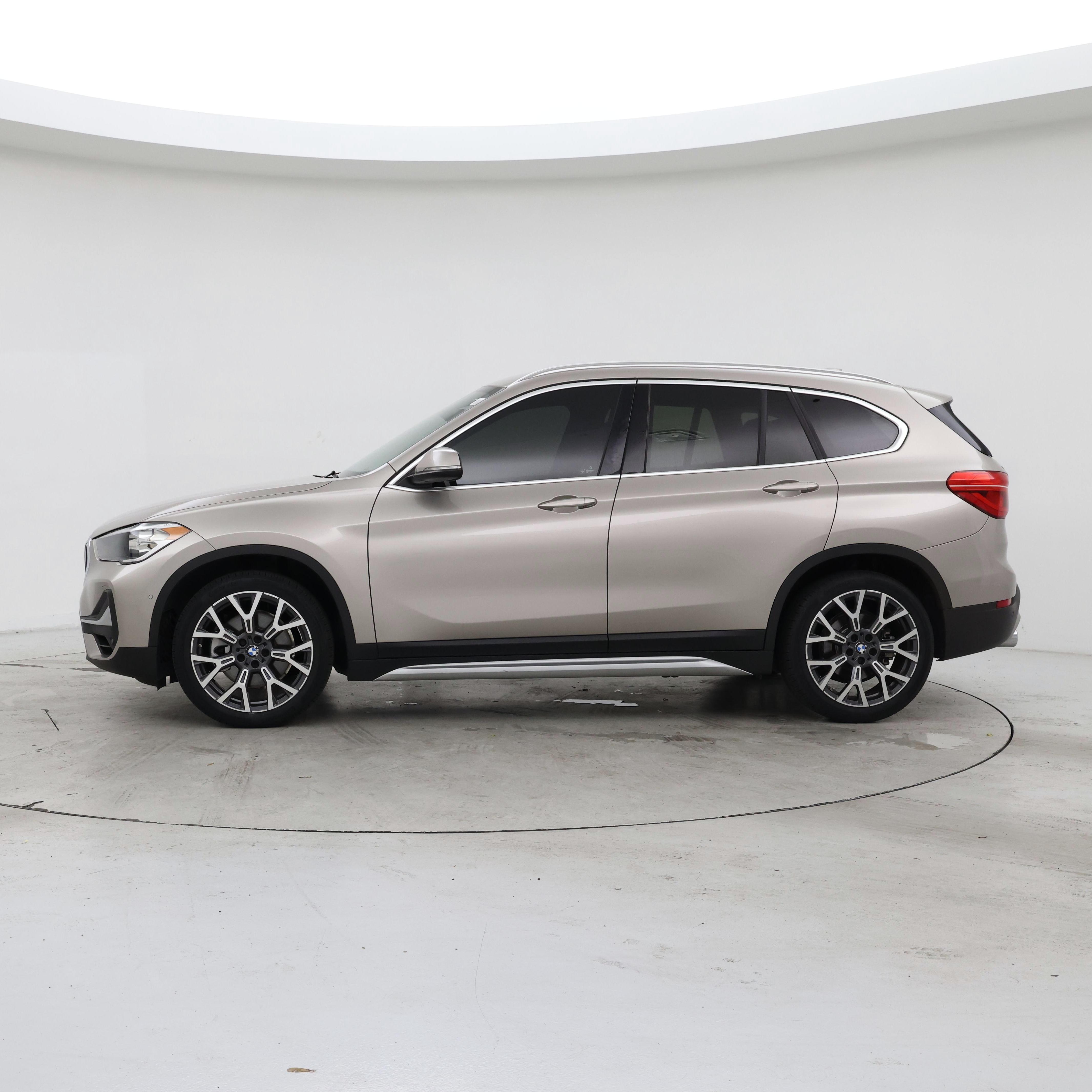 Thumbnail: 2022 BMW X1 - 3