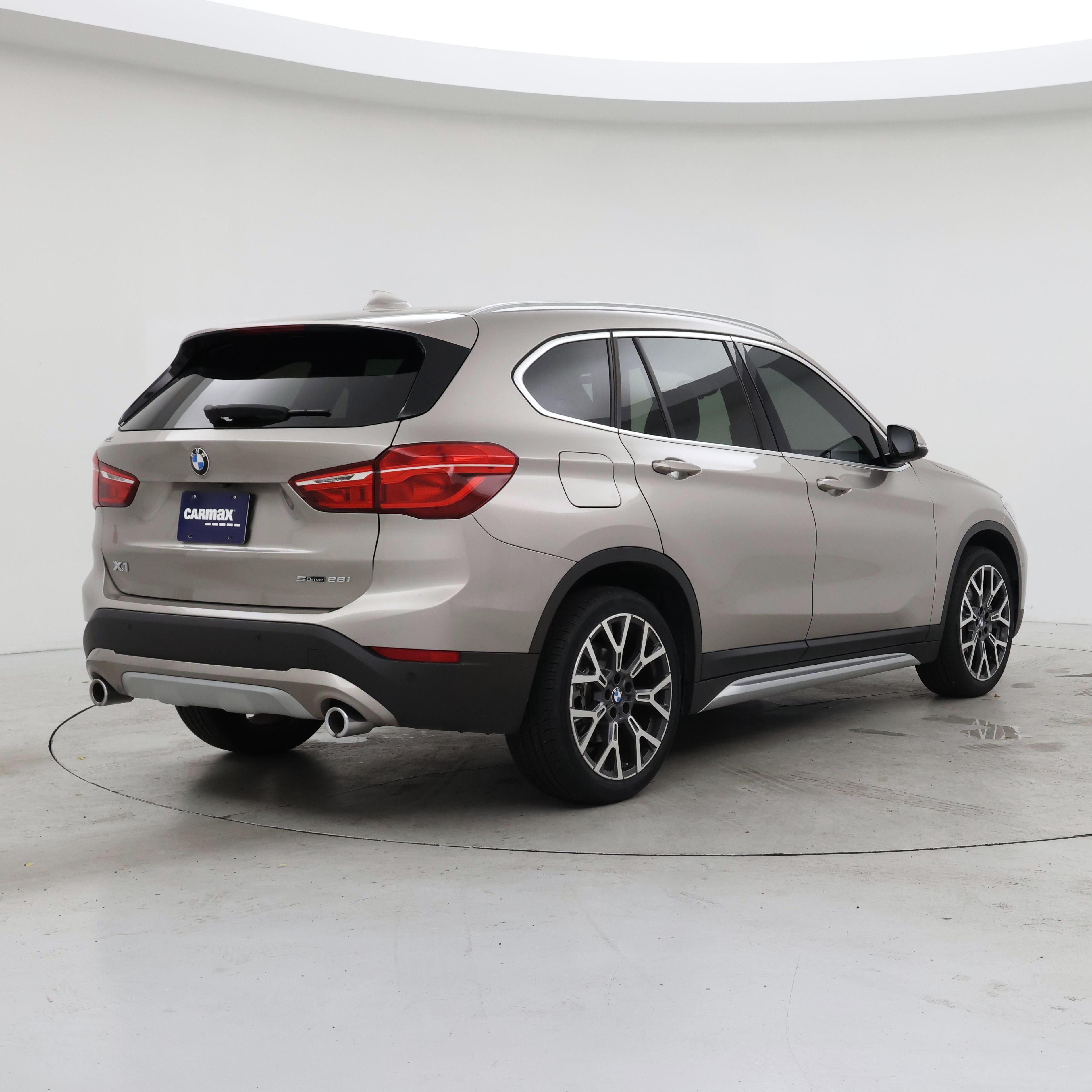 Thumbnail: 2022 BMW X1 - 8