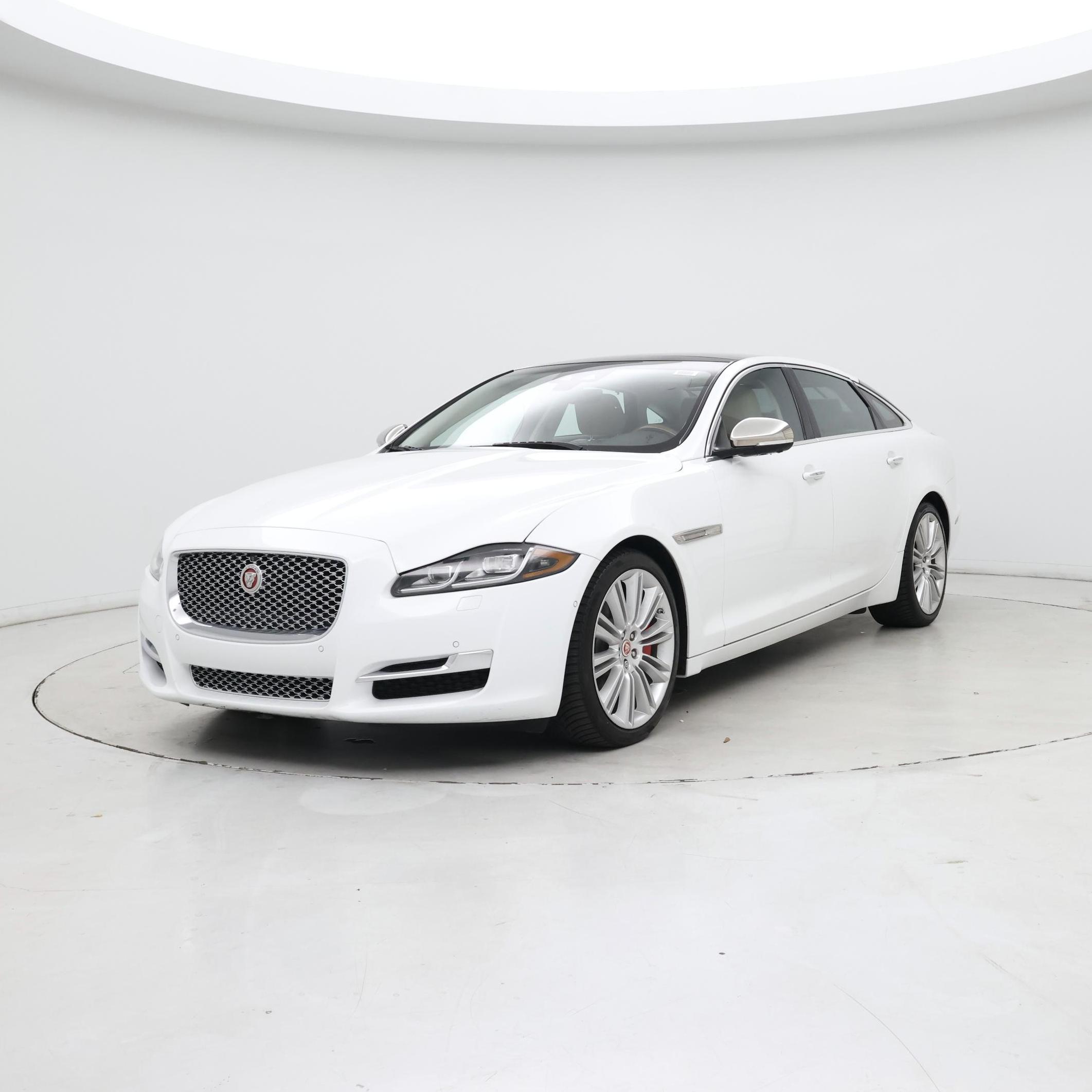 Thumbnail: 2019 Jaguar XJ - 4