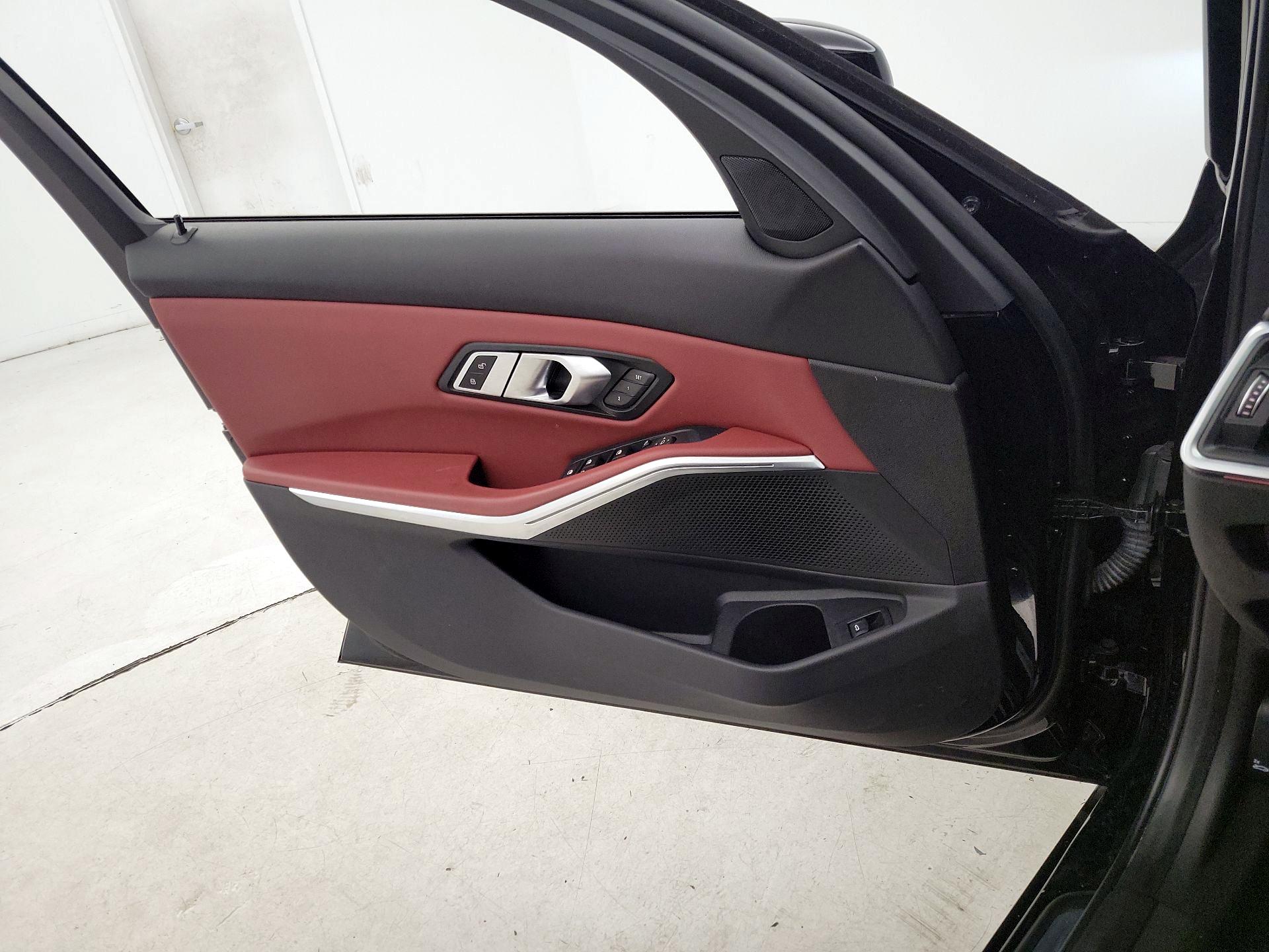 Thumbnail: 2022 BMW 3 Series - 12