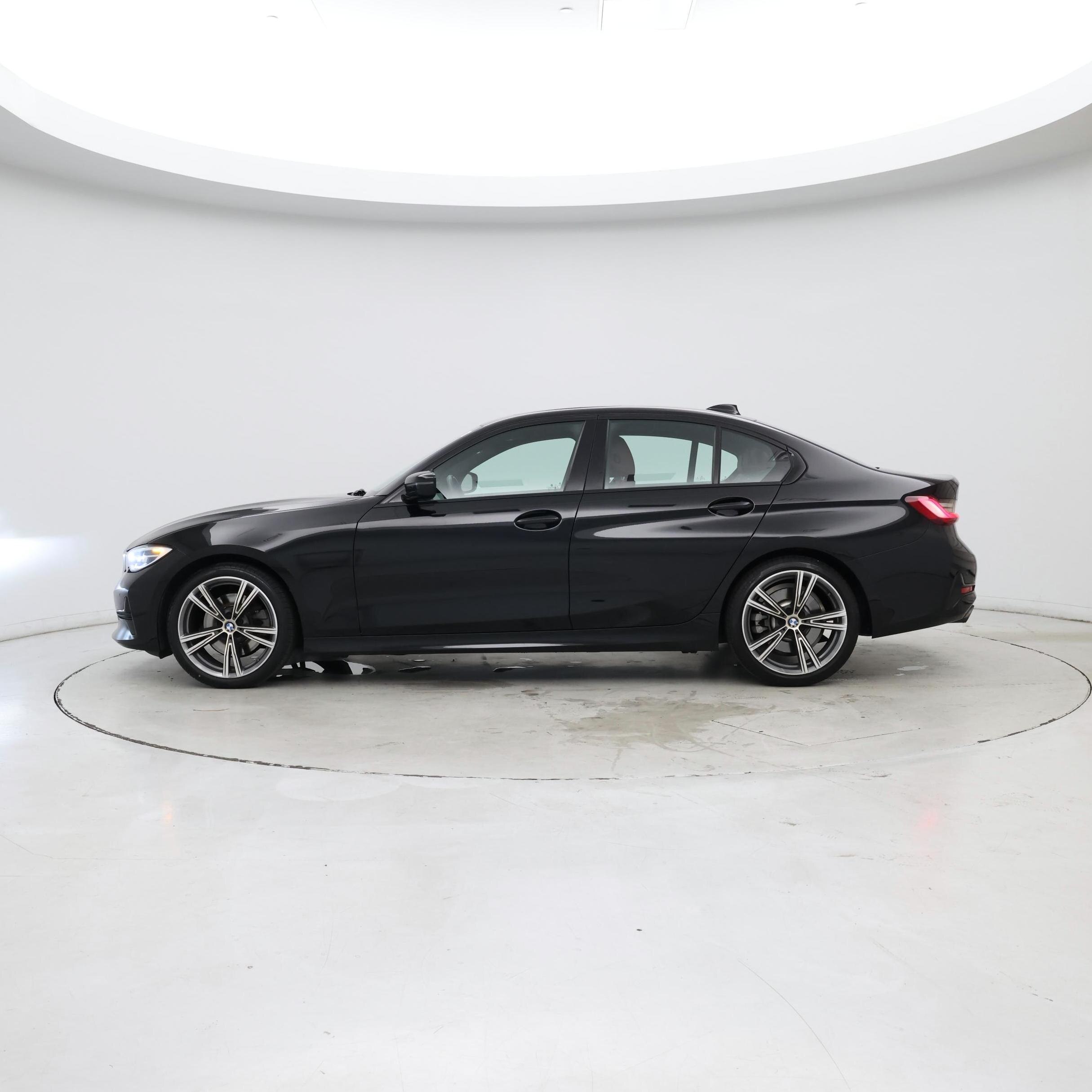 Thumbnail: 2022 BMW 3 Series - 3