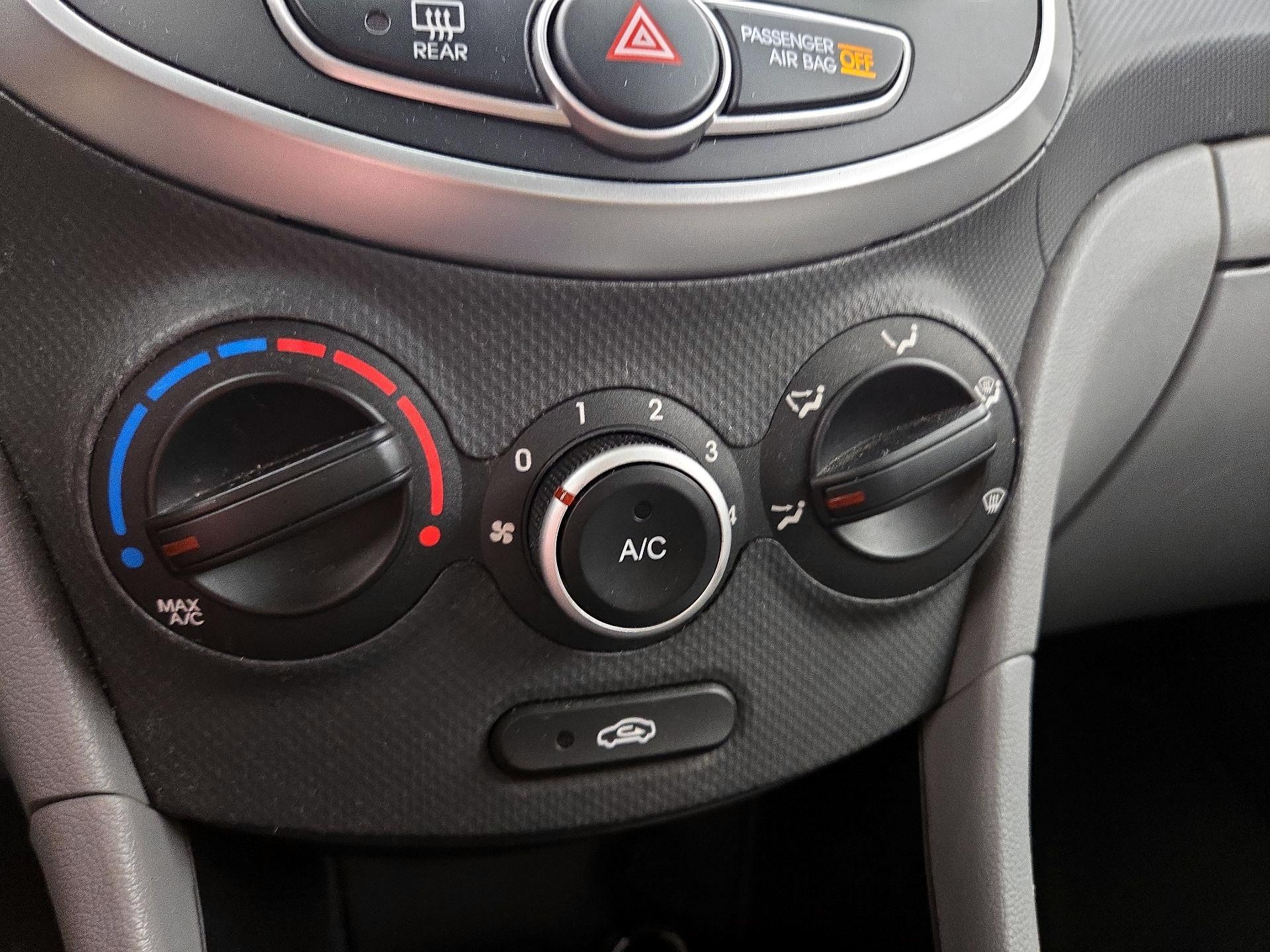 Thumbnail: 2013 Hyundai Accent - 15