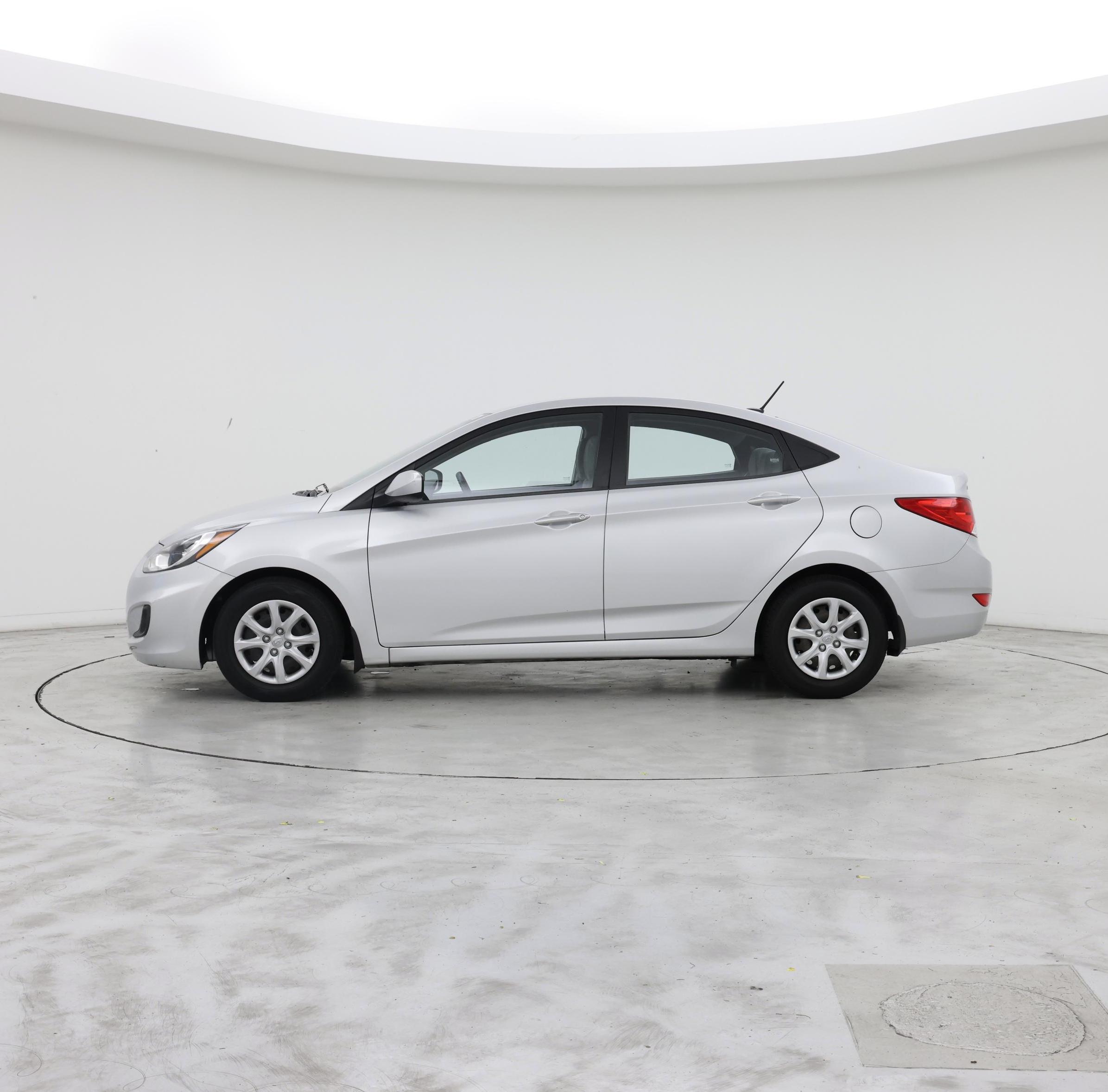 Thumbnail: 2013 Hyundai Accent - 3