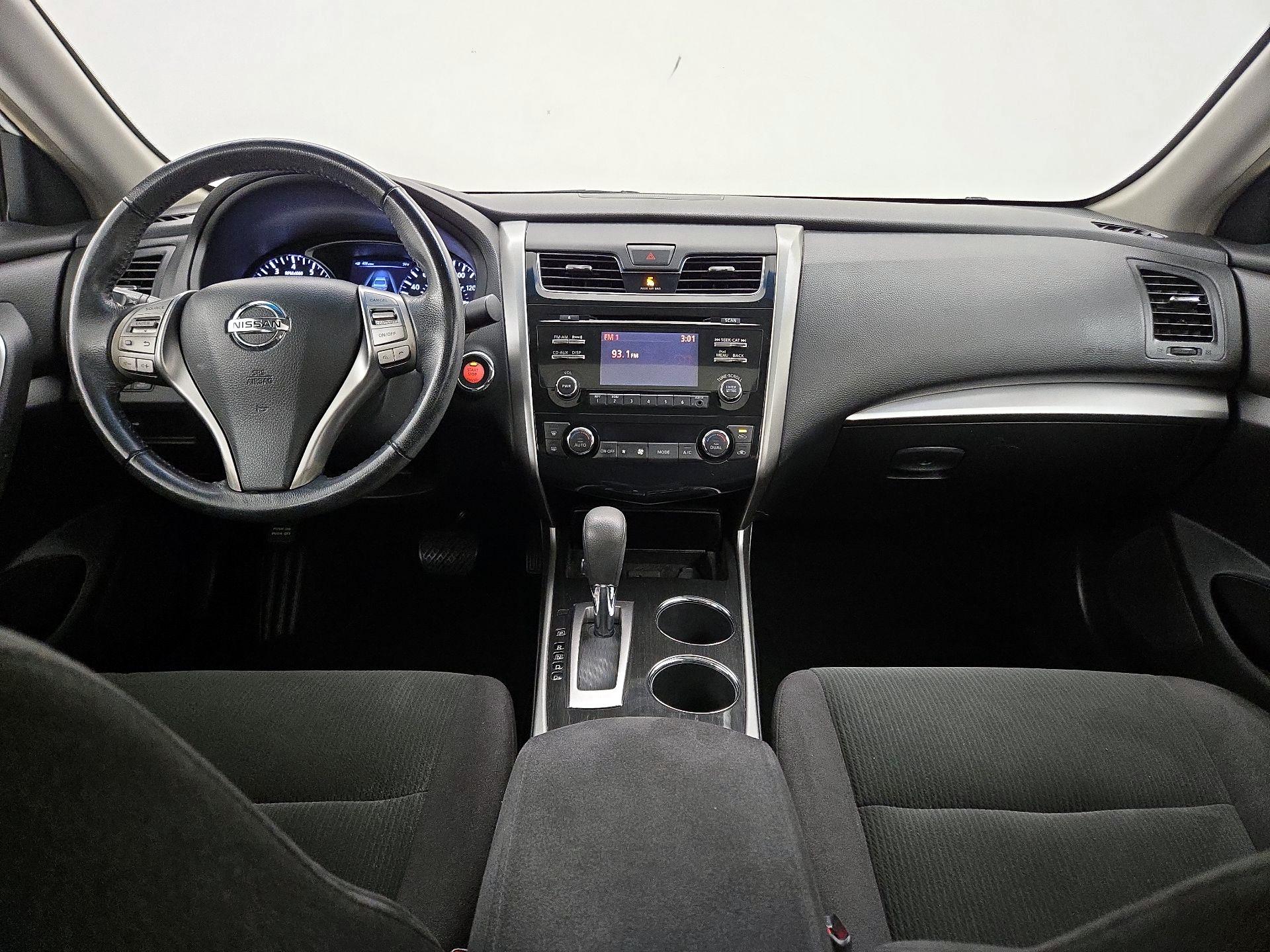 Thumbnail: 2013 Nissan Altima - 9