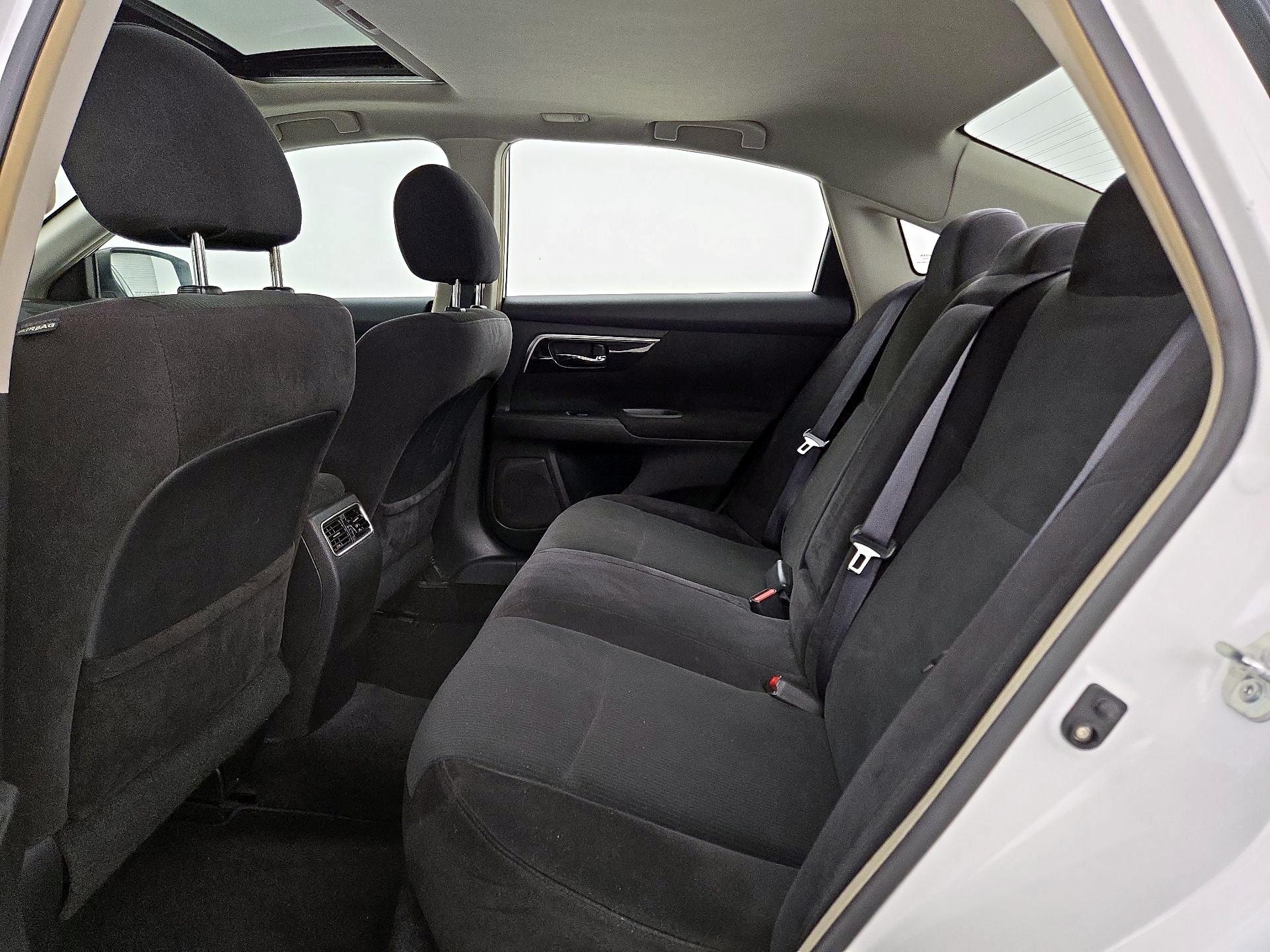 Thumbnail: 2013 Nissan Altima - 20