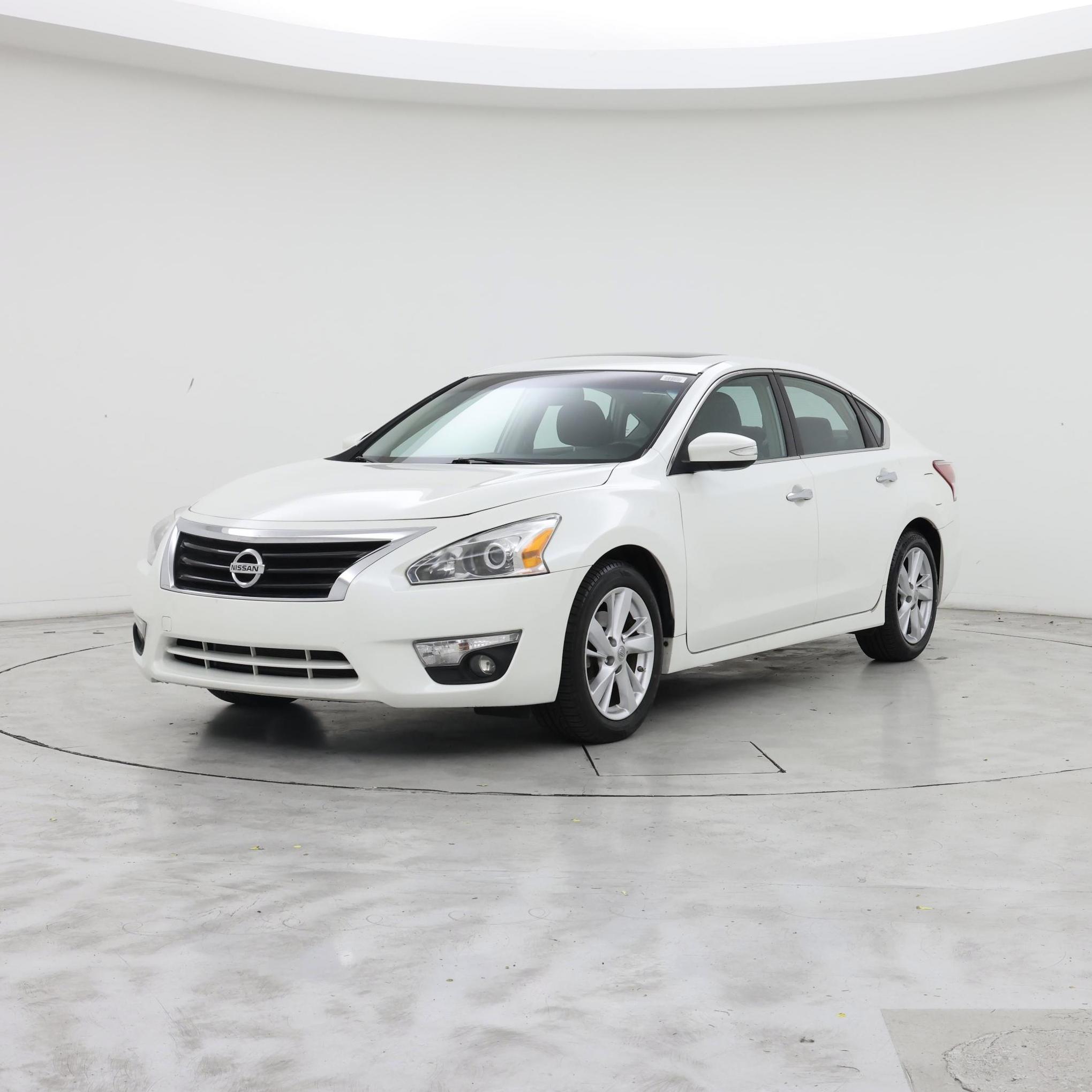 Thumbnail: 2013 Nissan Altima - 4