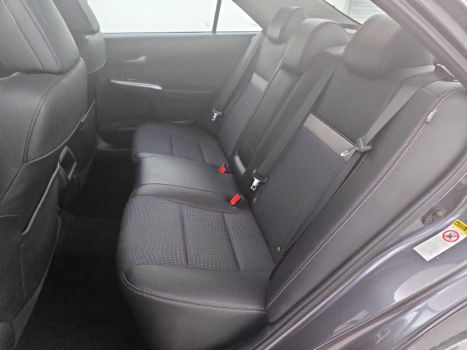 Thumbnail: 2013 Toyota Camry - 18