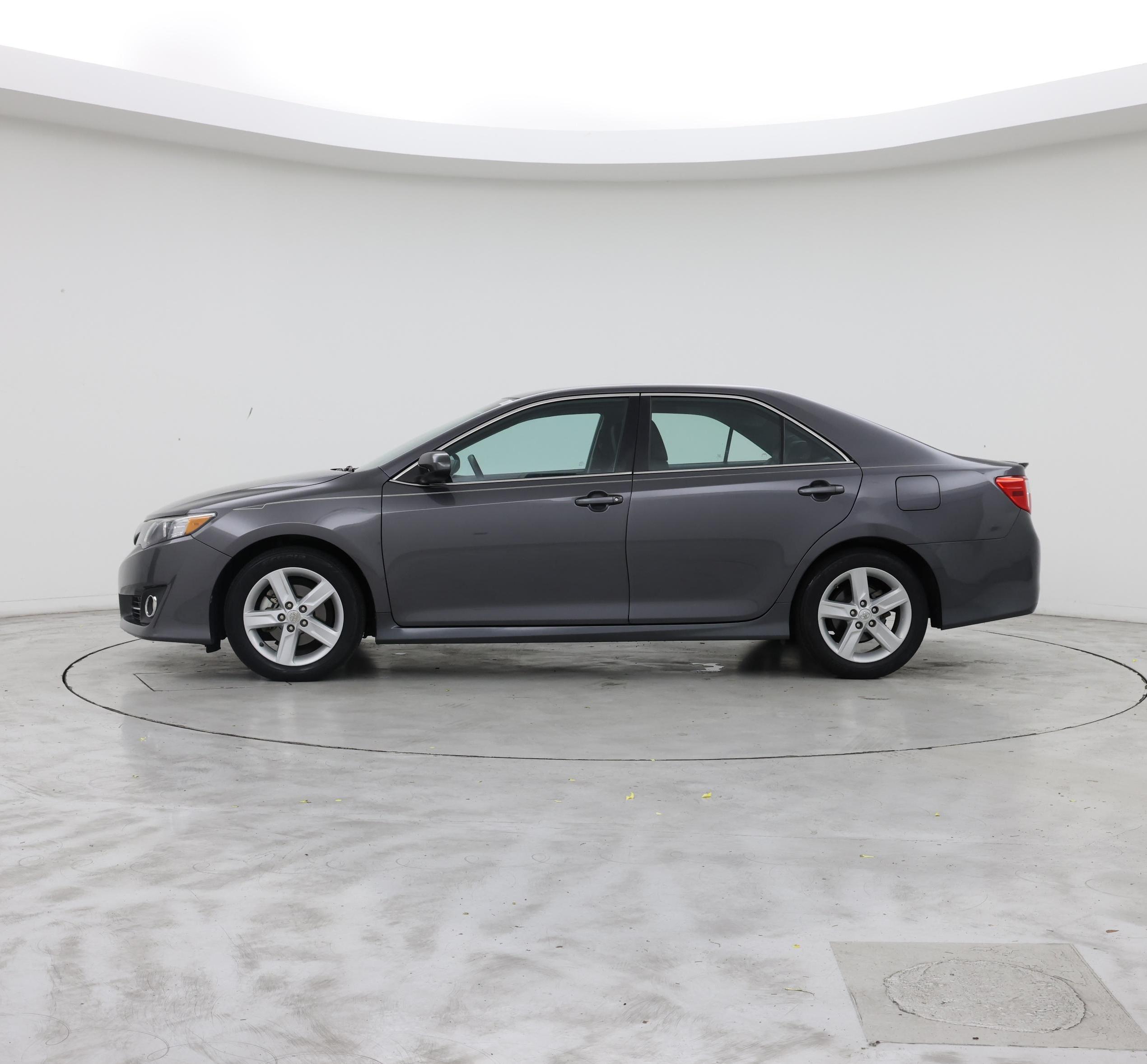 Thumbnail: 2013 Toyota Camry - 3