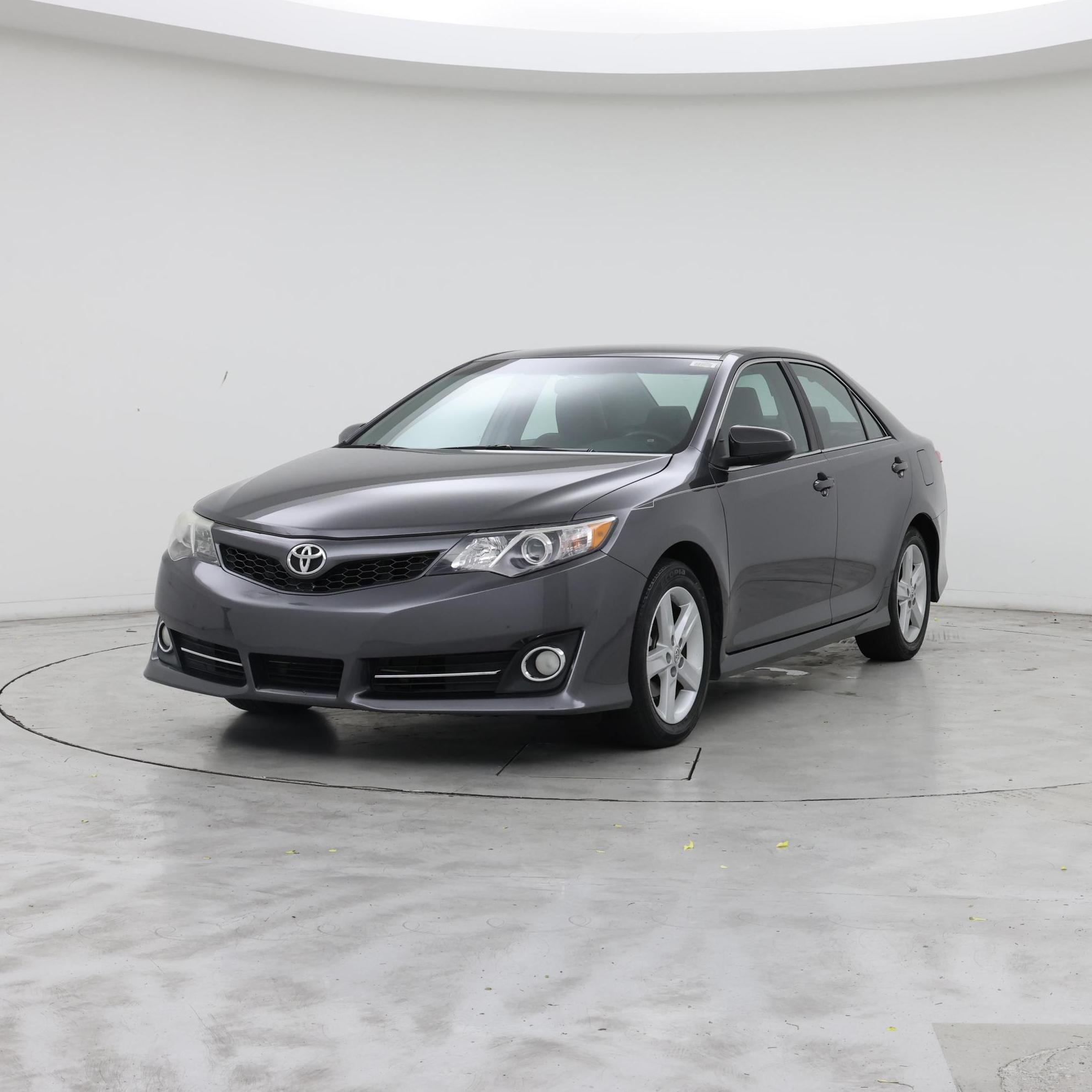 Thumbnail: 2013 Toyota Camry - 4