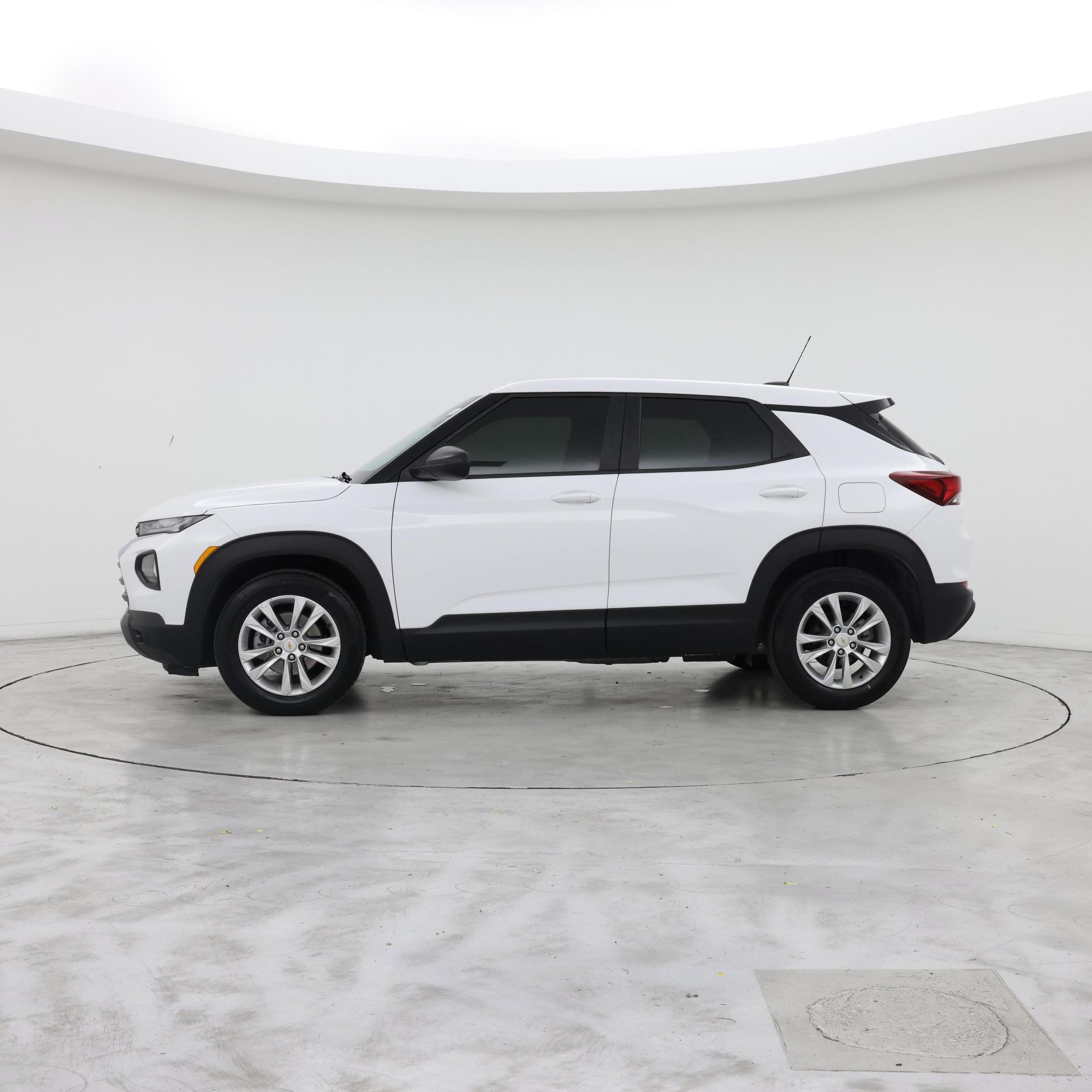 Thumbnail: 2021 Chevrolet TrailBlazer - 3