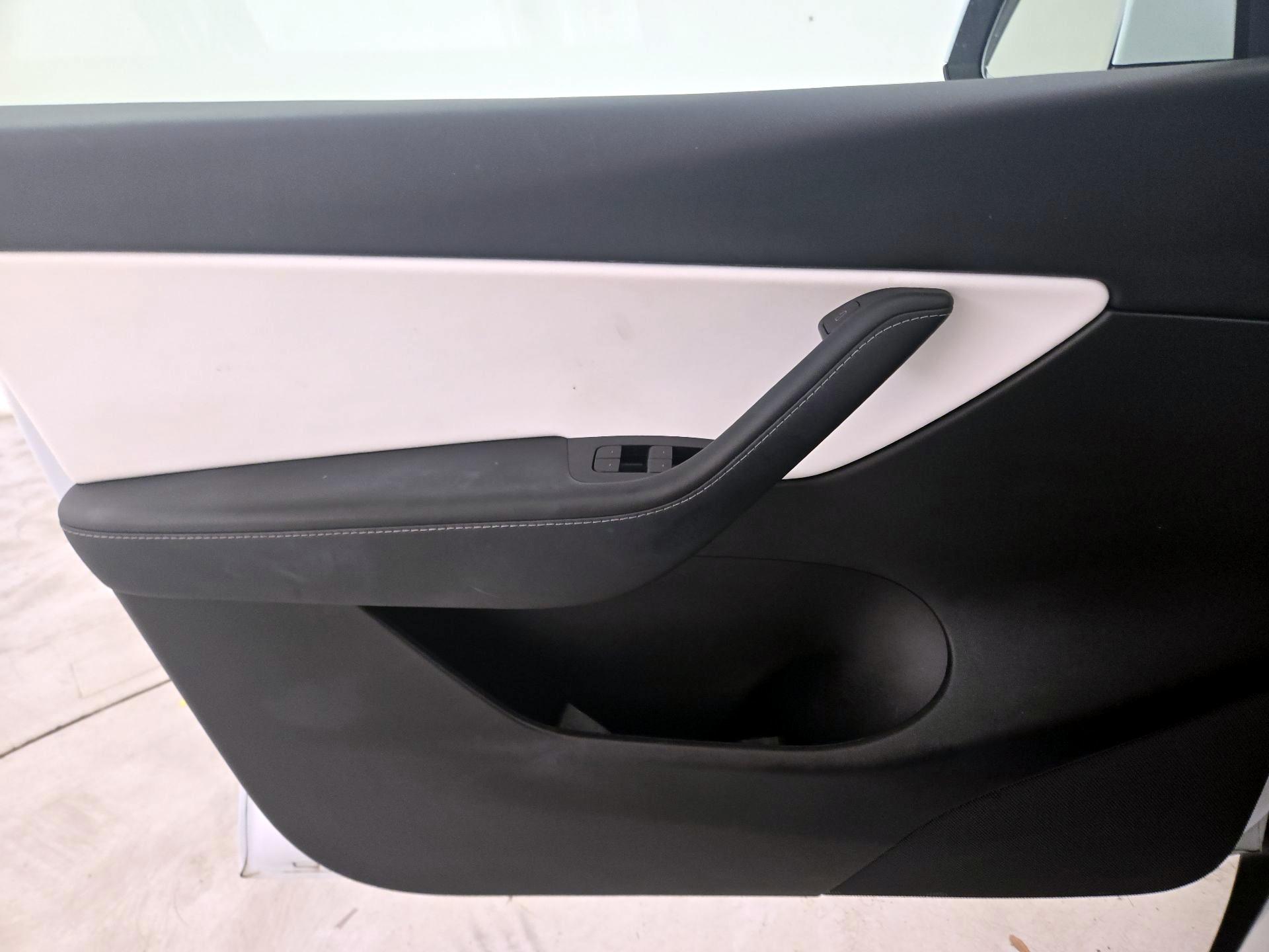 Thumbnail: 2022 Tesla Model Y - 12