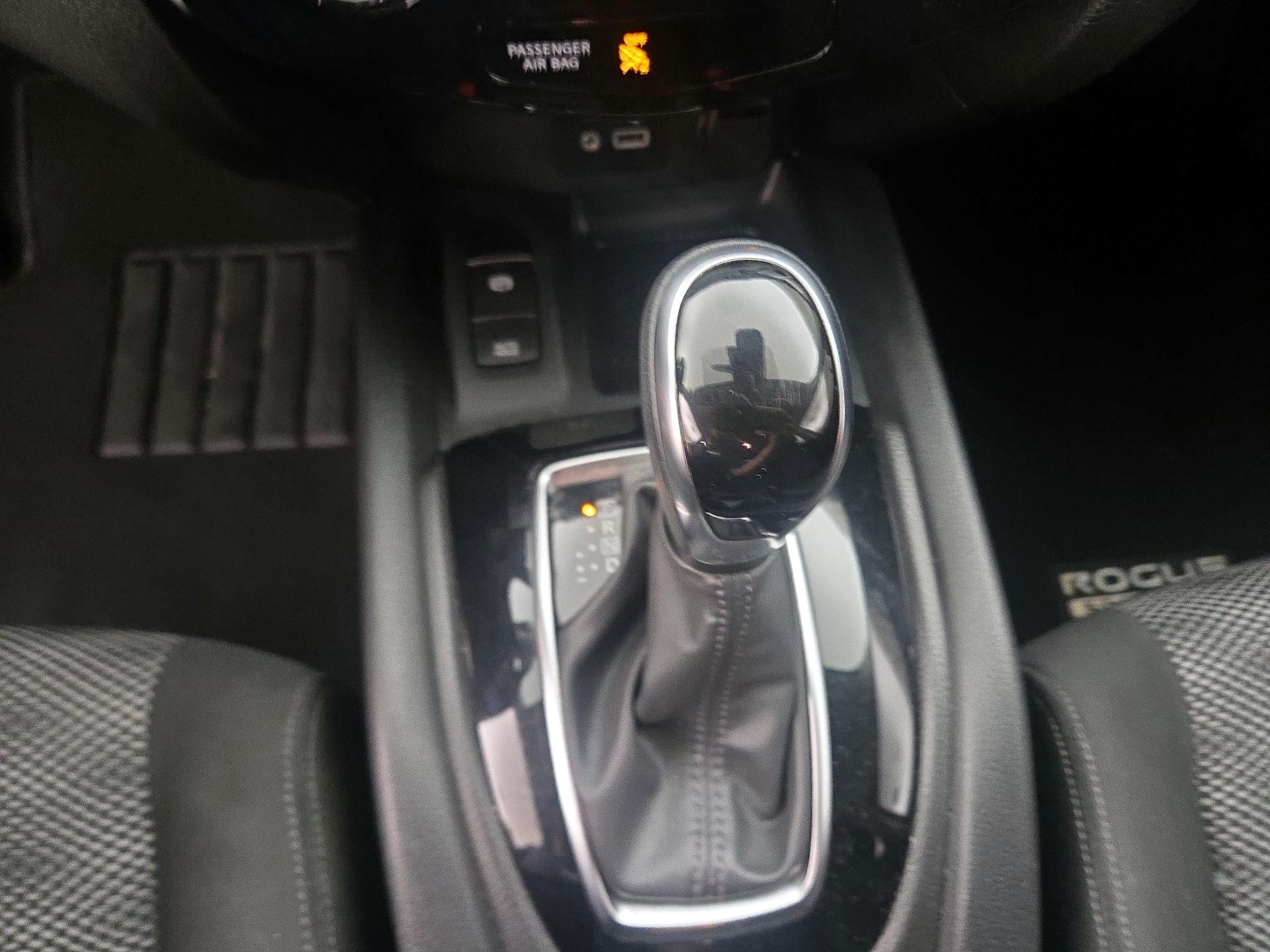 Thumbnail: 2019 Nissan Rogue Sport - 18