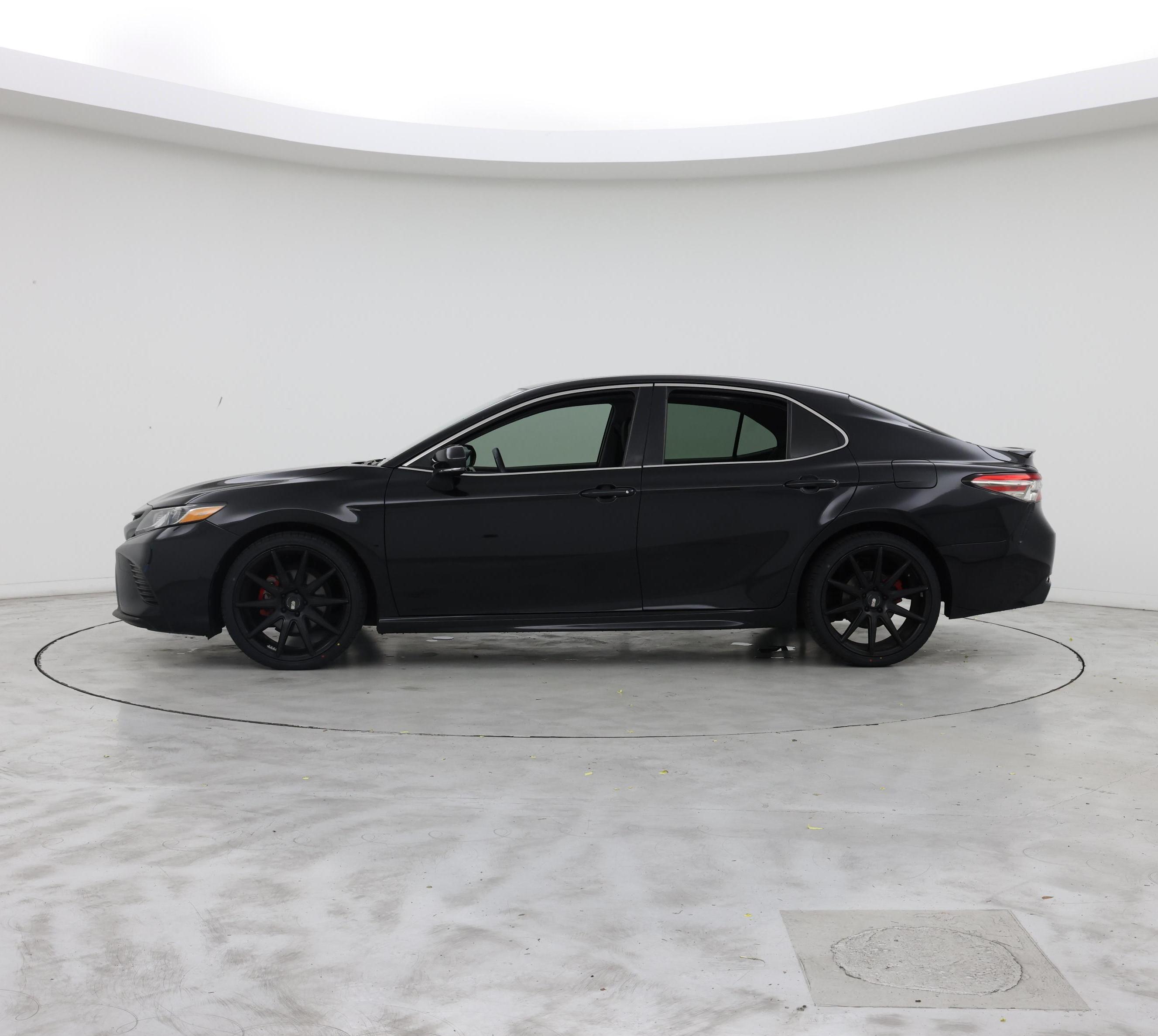 Thumbnail: 2018 Toyota Camry - 3