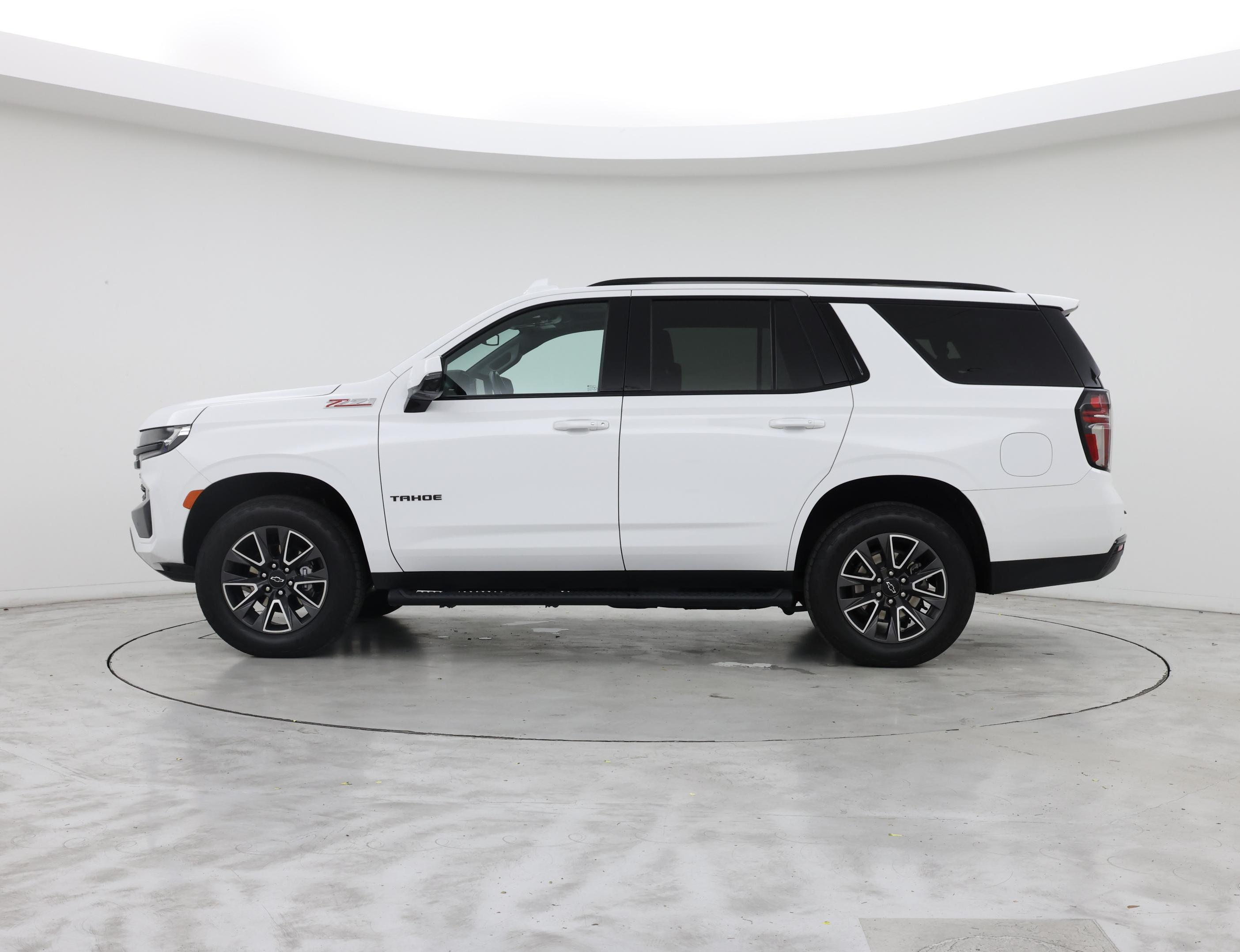 Thumbnail: 2023 Chevrolet Tahoe - 3