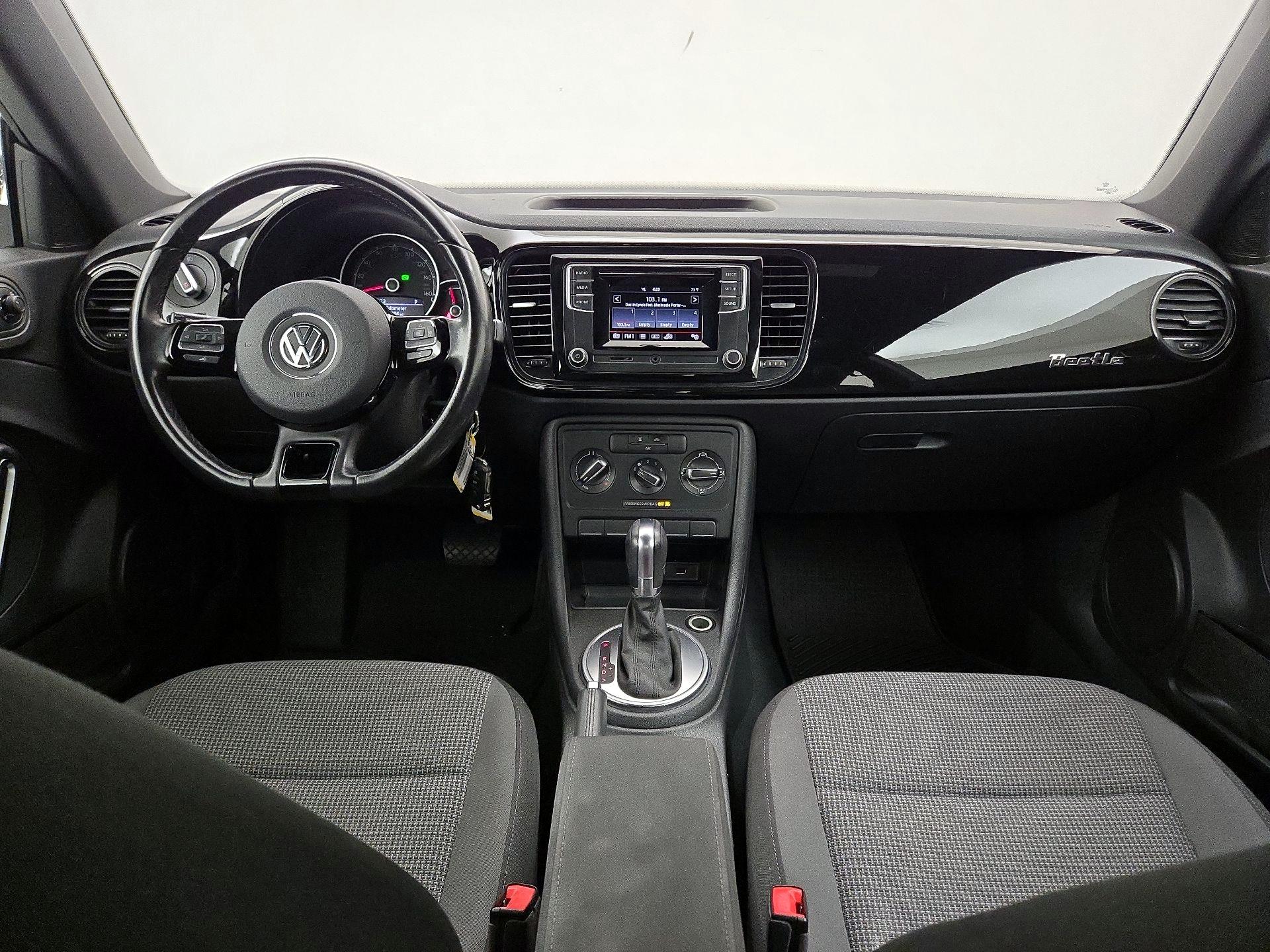 Thumbnail: 2018 Volkswagen Beetle - 9